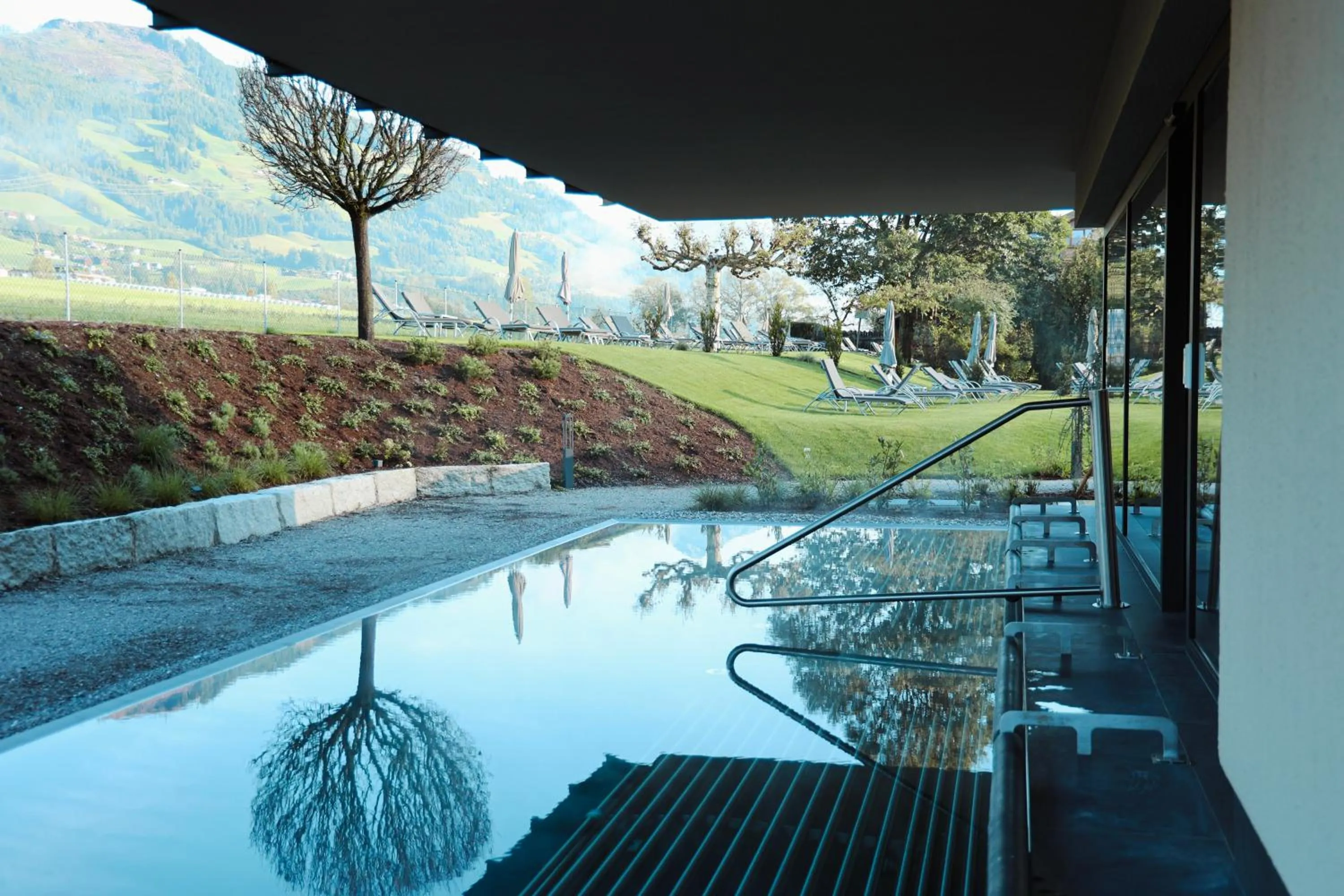 Swimming pool in HELD - Hotel & Spa , 4 Sterne Superior, Zillertal