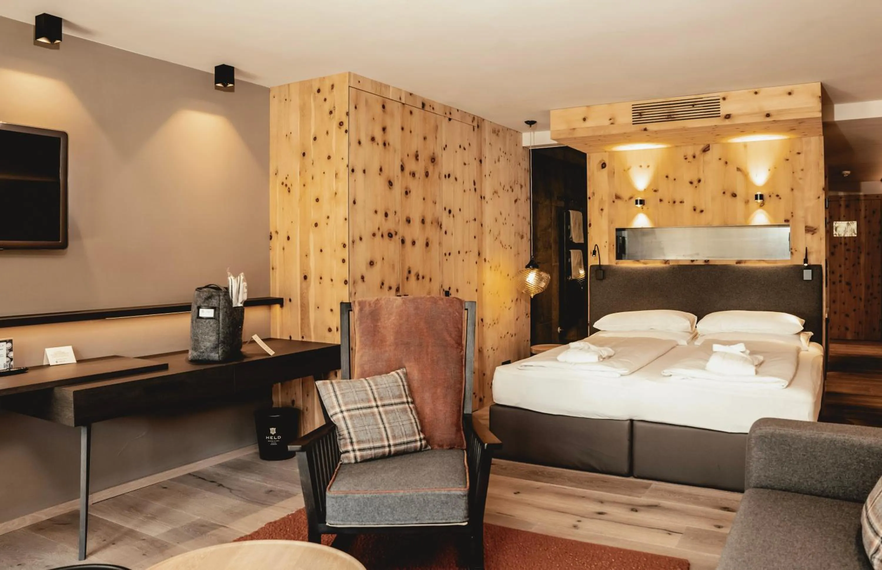 Bed in HELD - Hotel & Spa , 4 Sterne Superior, Zillertal