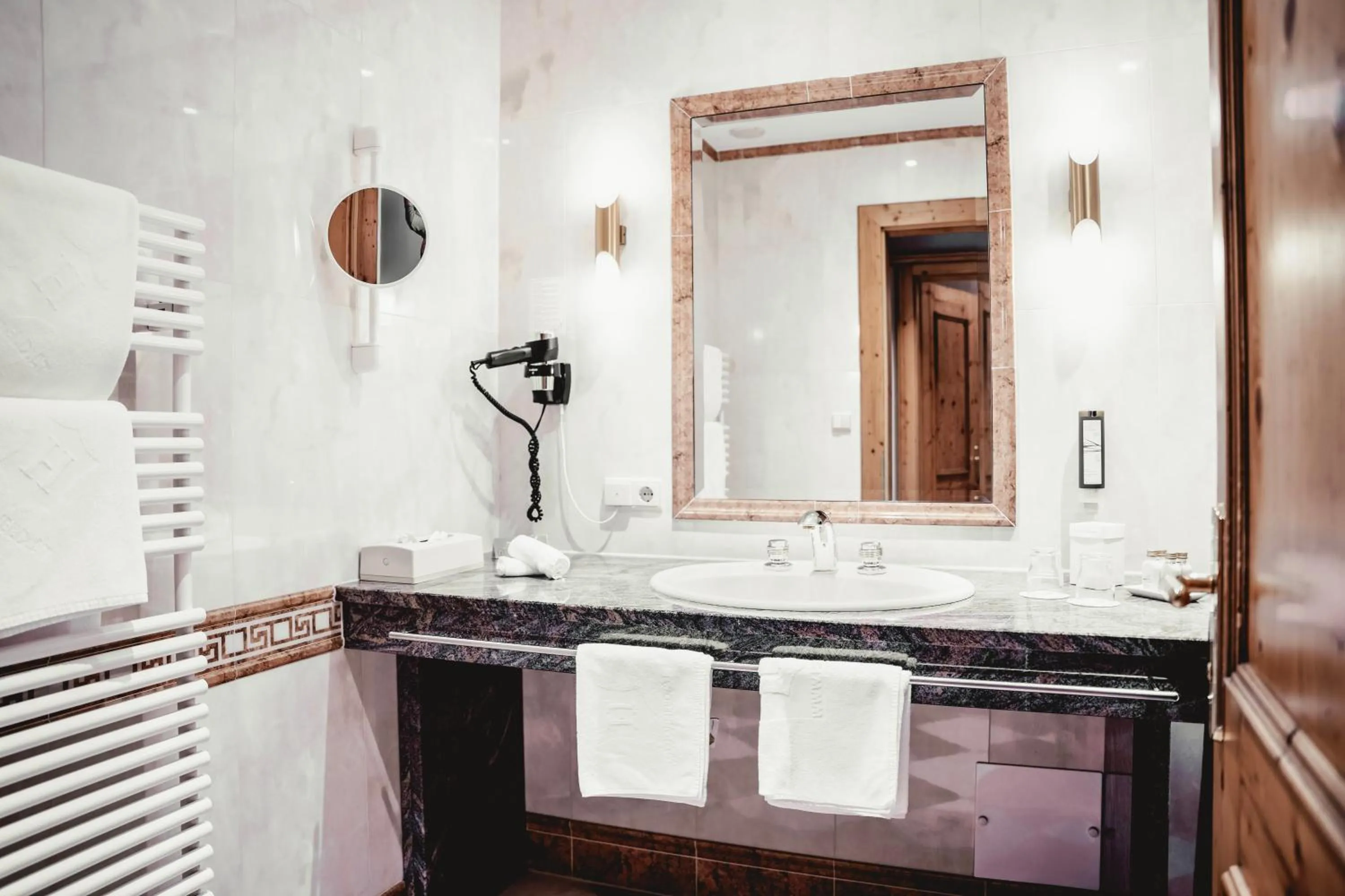 Bathroom in HELD - Hotel & Spa , 4 Sterne Superior, Zillertal