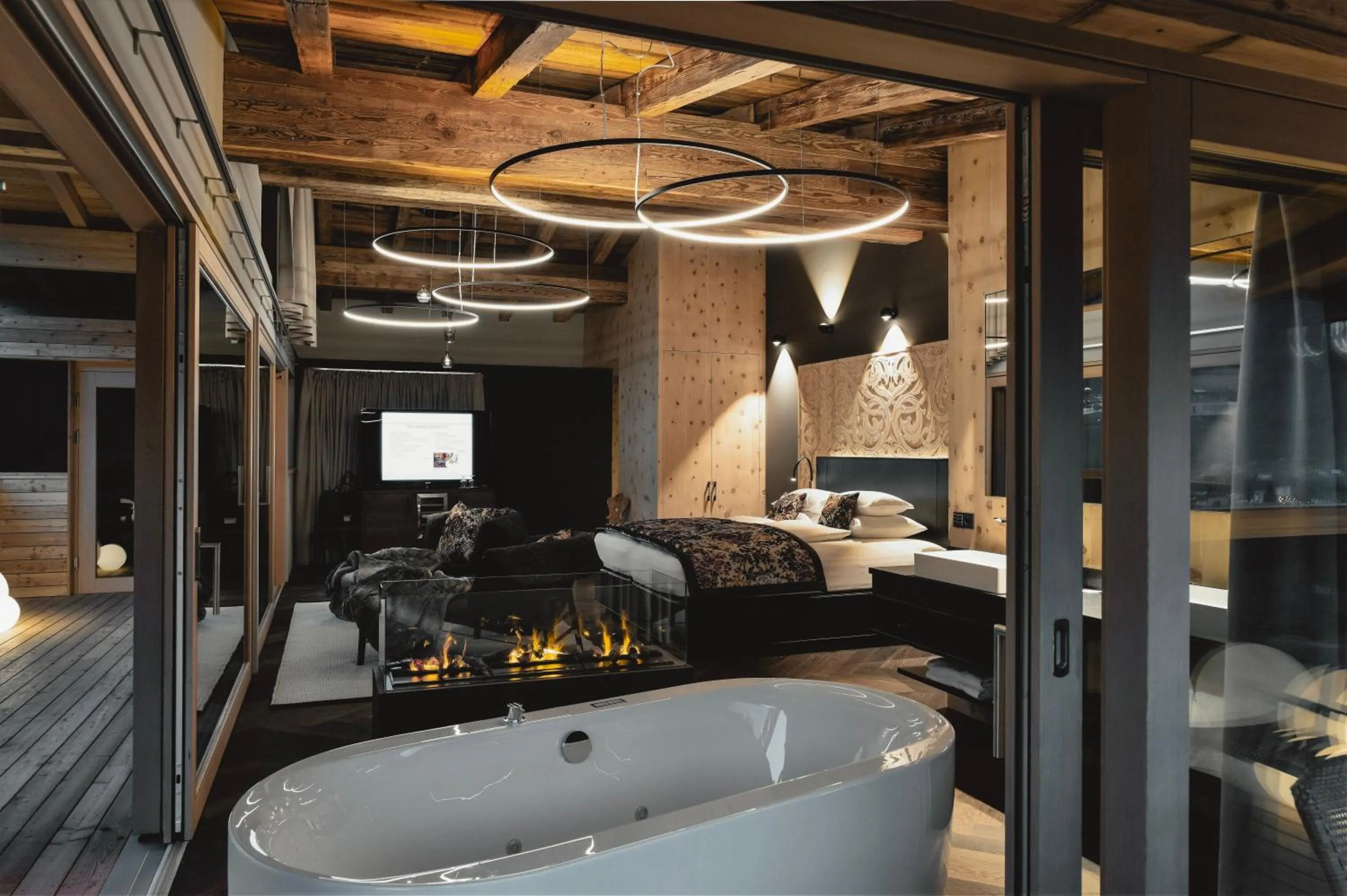 Bed in HELD - Hotel & Spa , 4 Sterne Superior, Zillertal