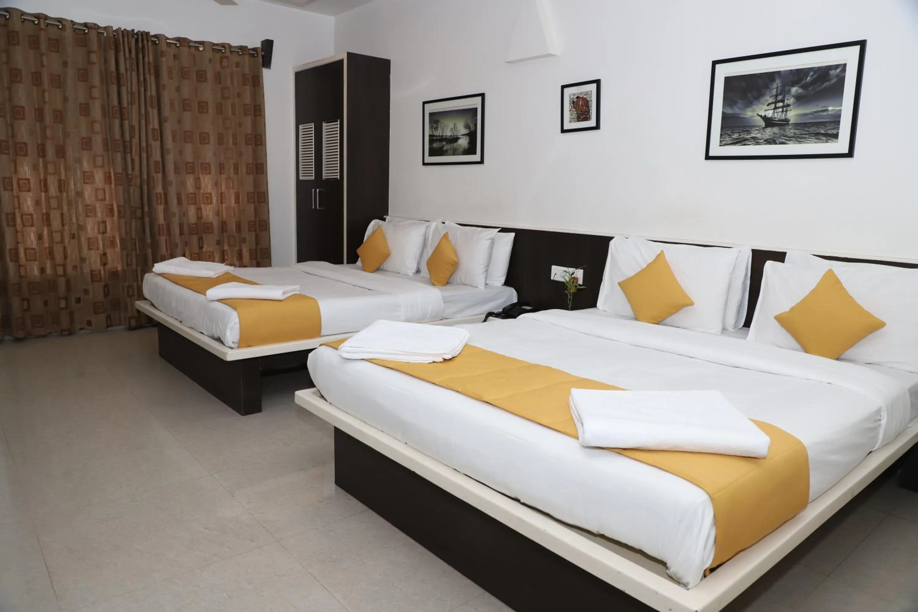 Bed in Hotel Sai Bansi