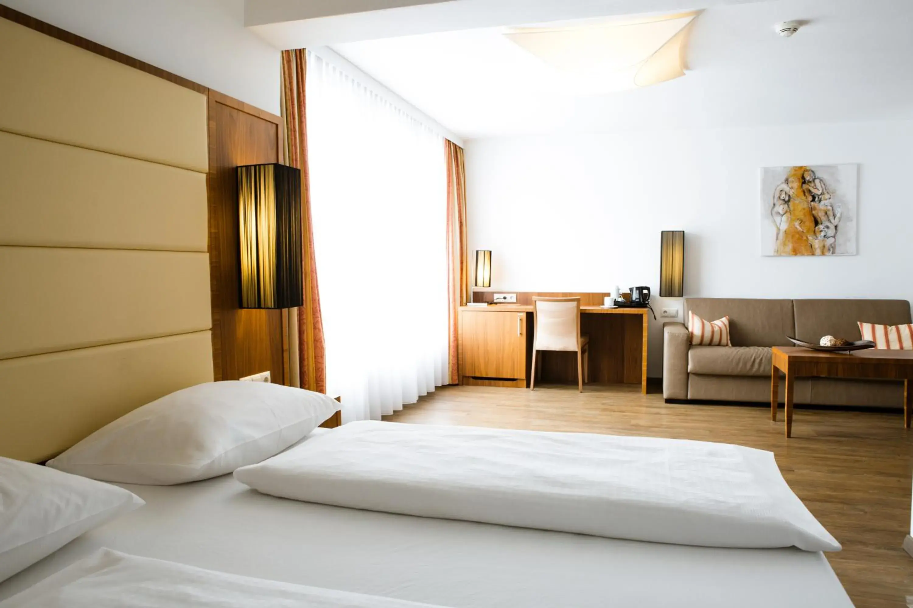 Superior Double Room in Hotel Kapeller Innsbruck Superior Double Room in Hotel Kapeller Innsbruck