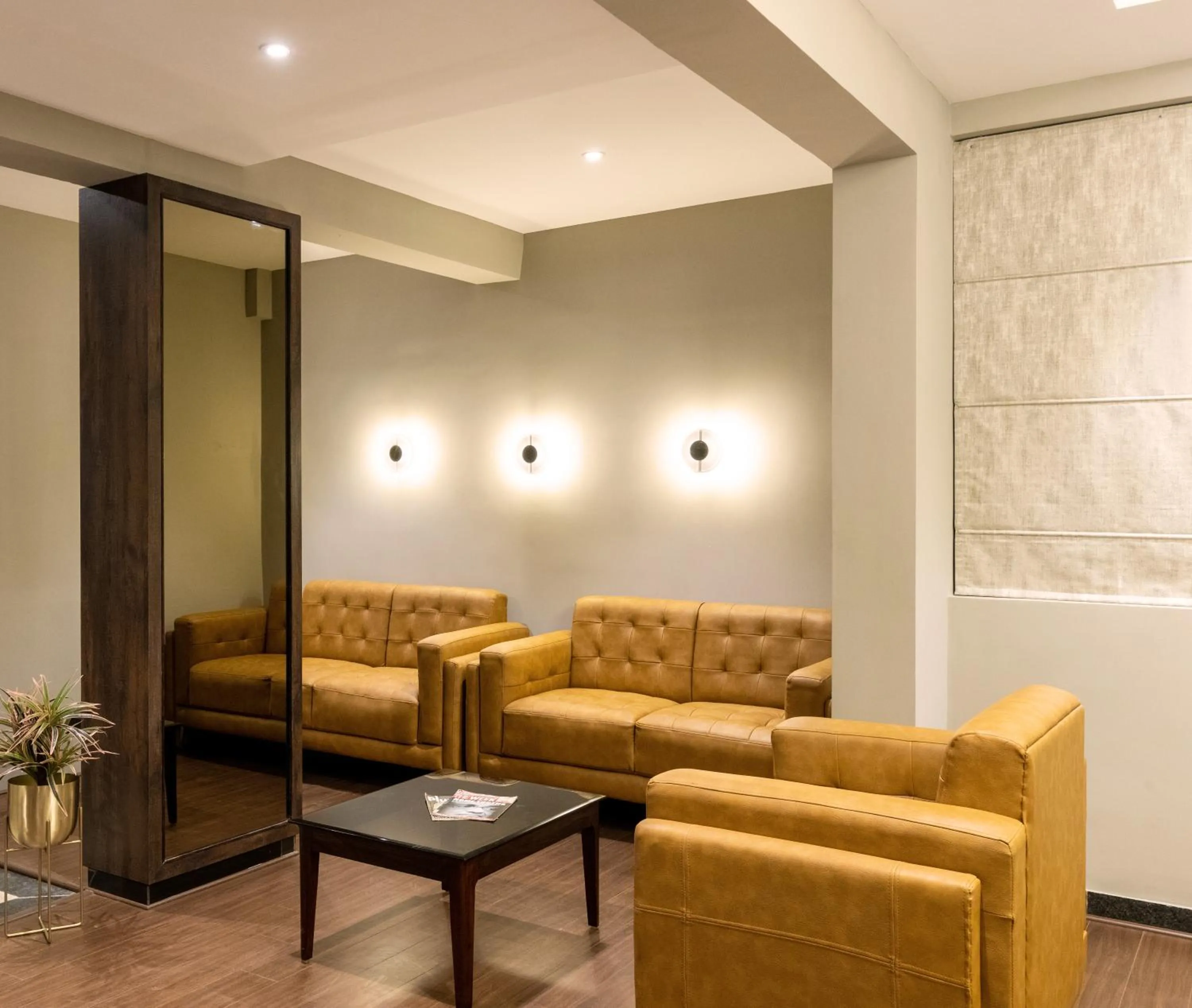 Lobby or reception in Hotel Paramount Suites & Service Apartments
