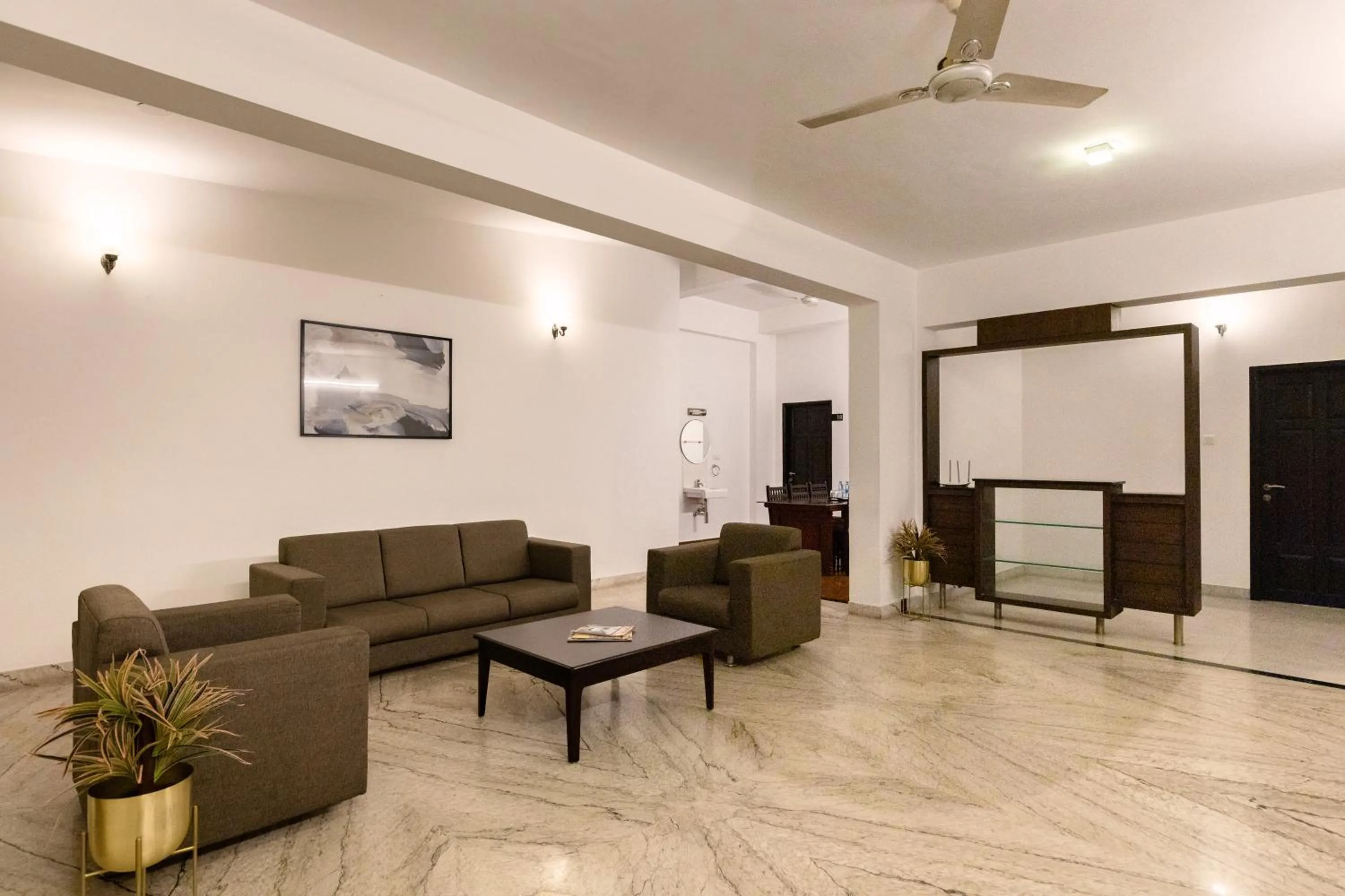 Living room in Hotel Paramount Suites & Service Apartments