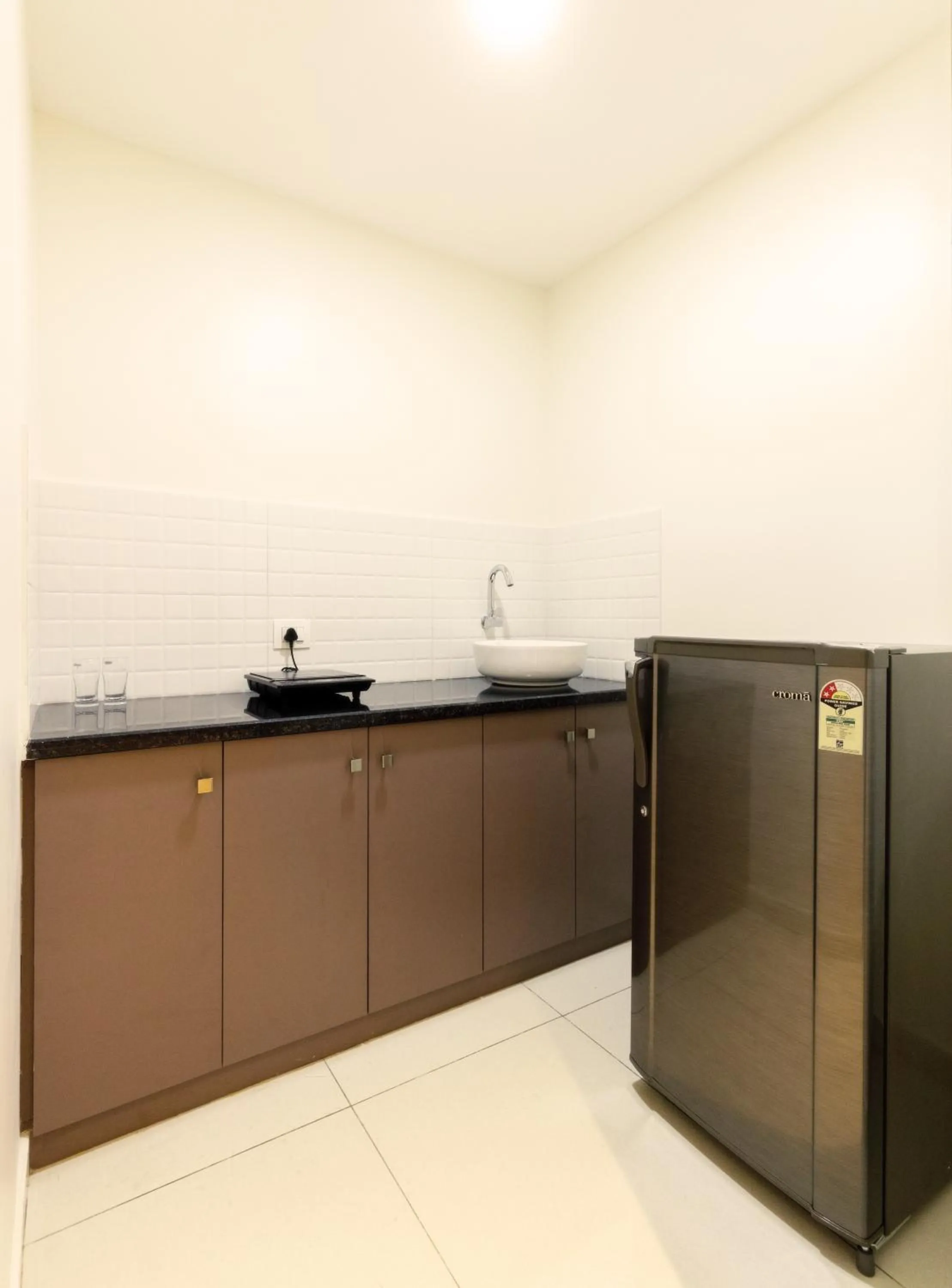 Kitchen or kitchenette in Hotel Paramount Suites & Service Apartments