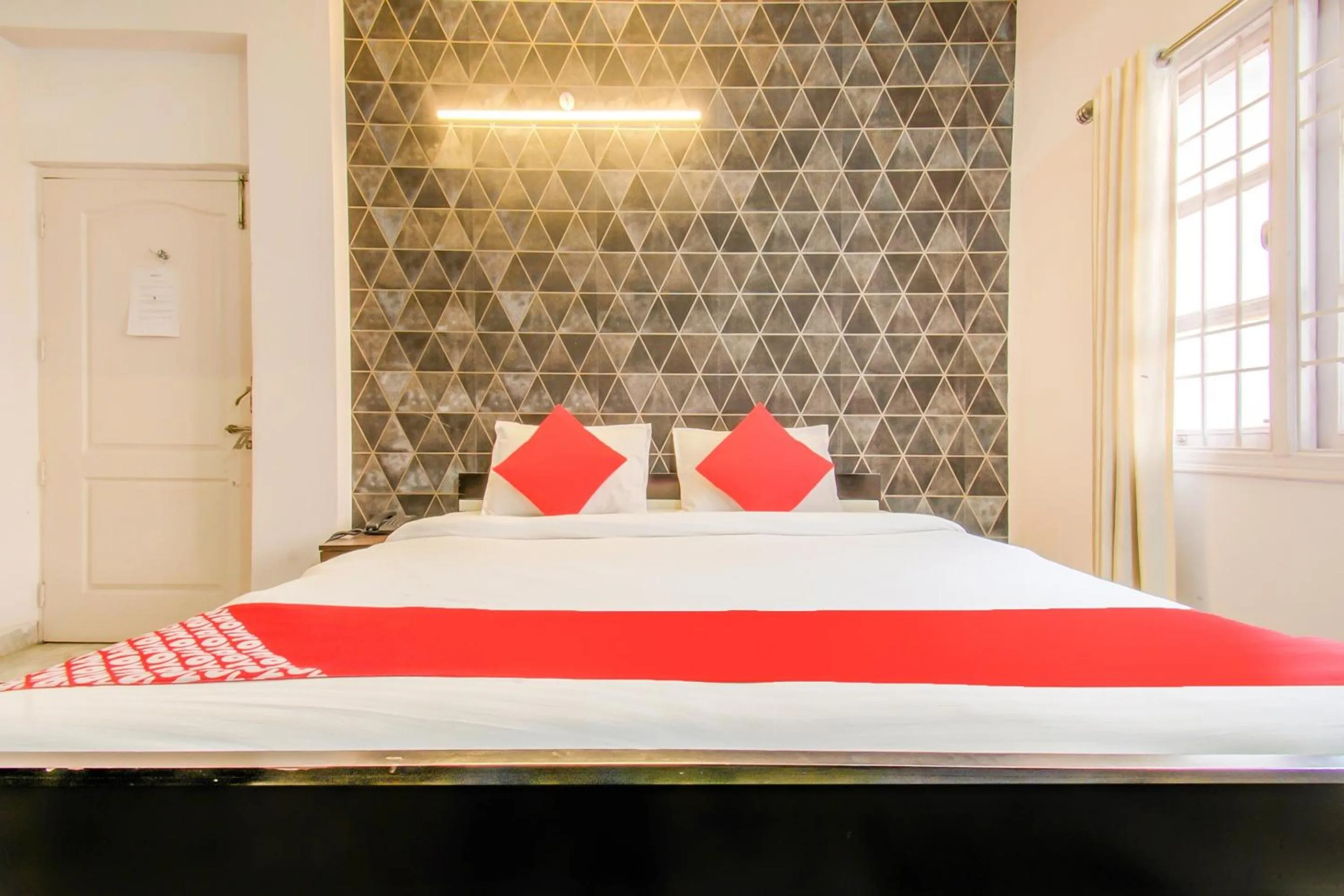 Bedroom, Bed in Hotel O Kamini