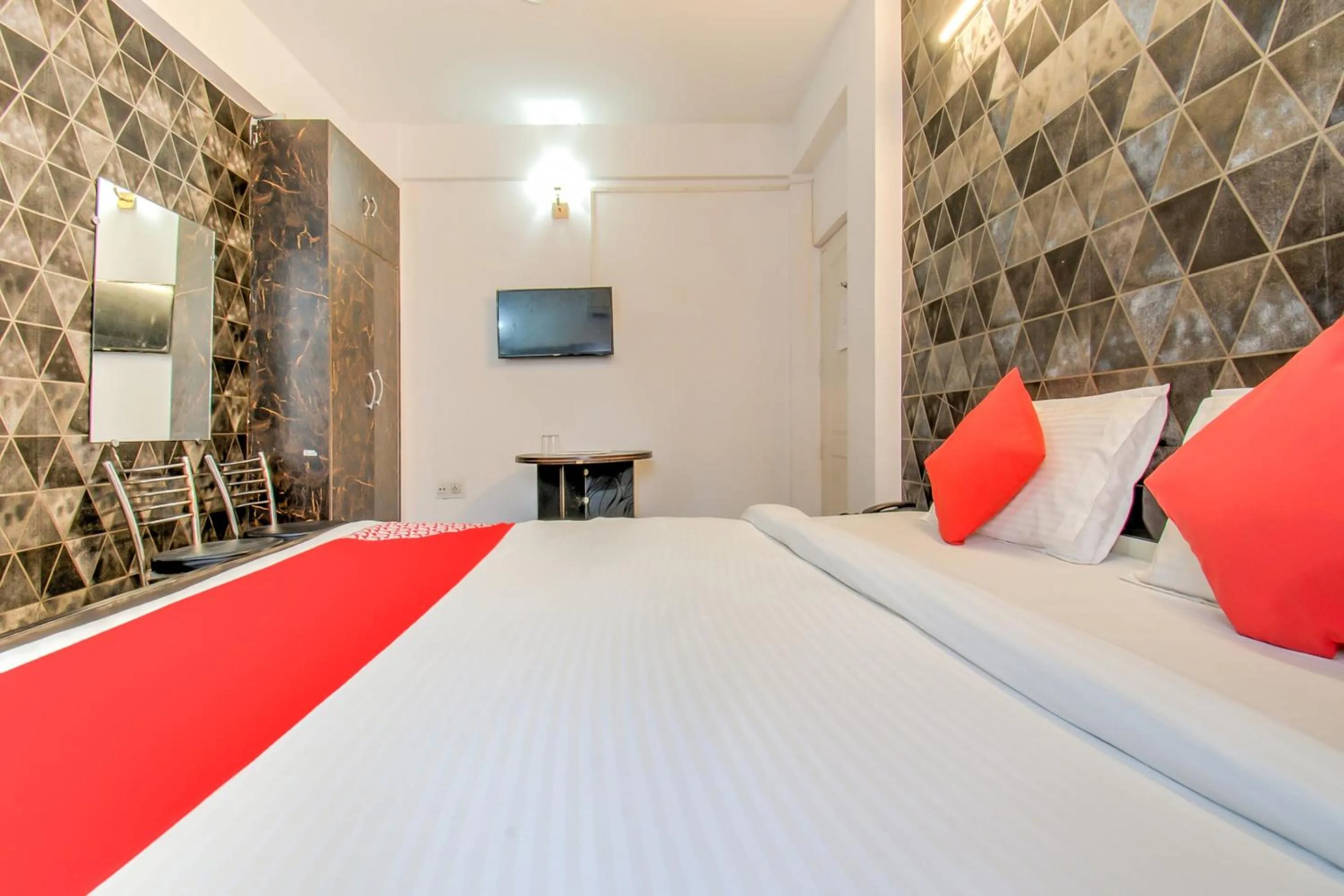 Bedroom, Bed in Hotel O Kamini