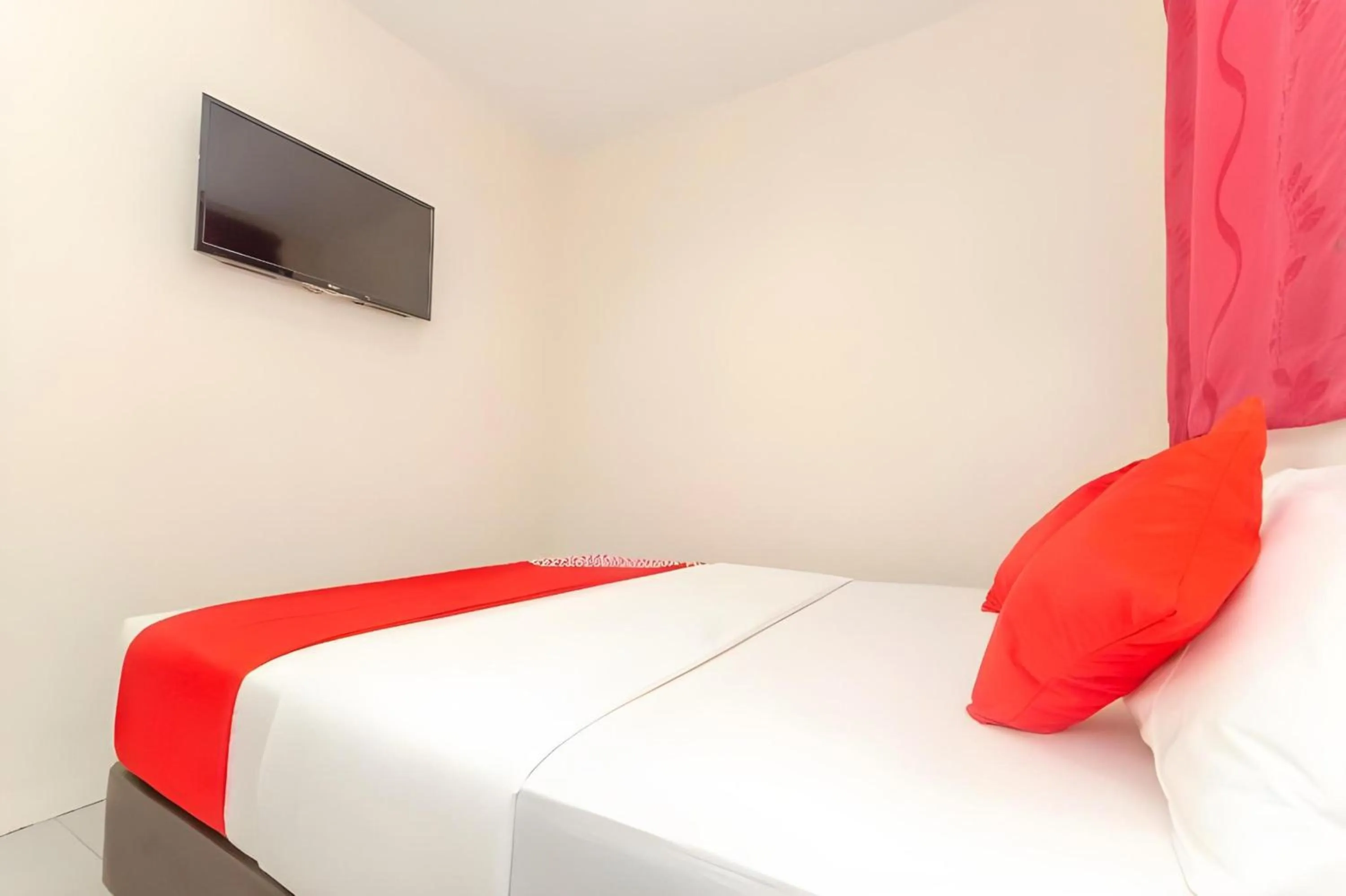 Photo of the whole room, Bed in Skudai Hotel