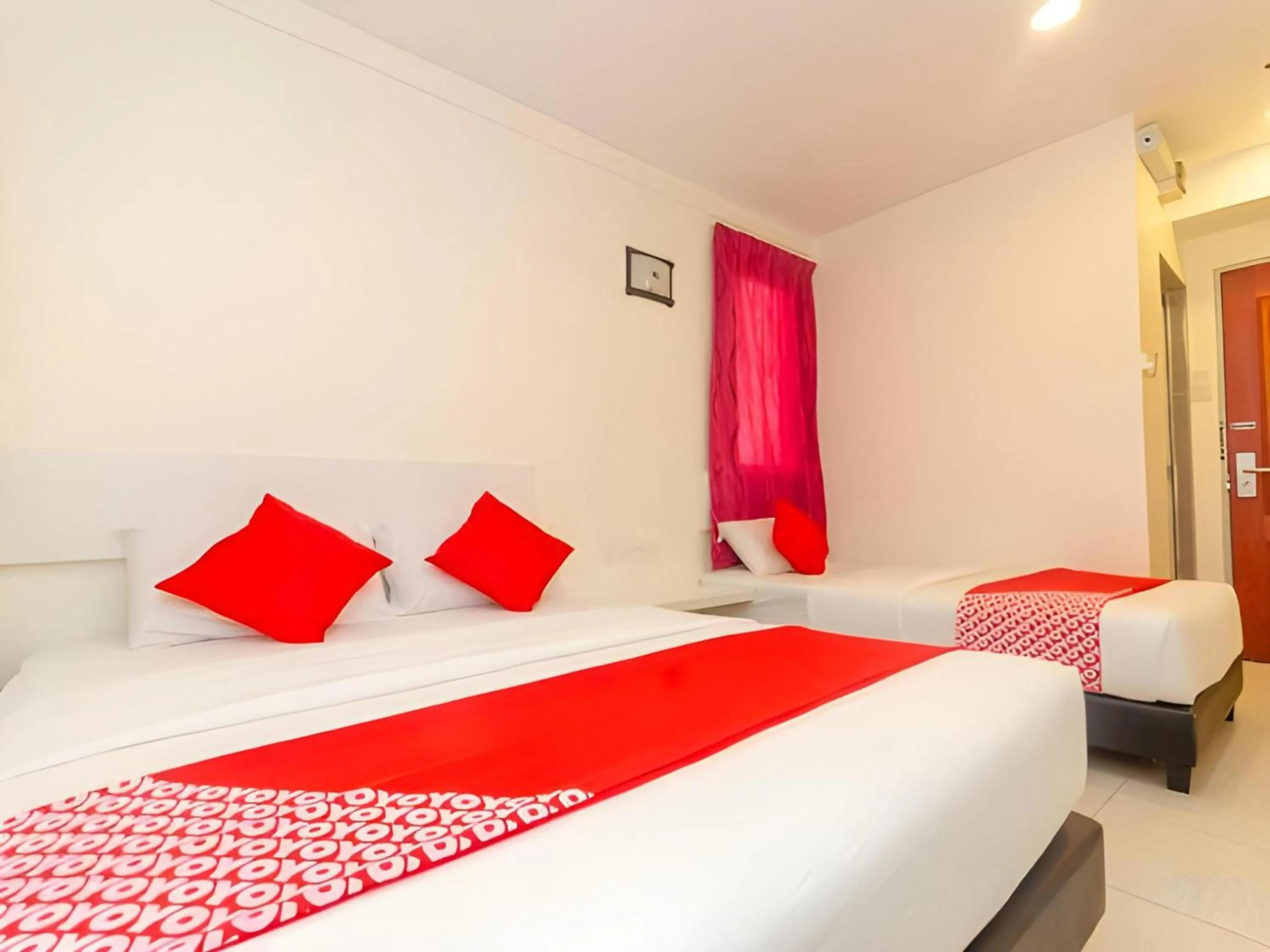 Photo of the whole room, Bed in Skudai Hotel