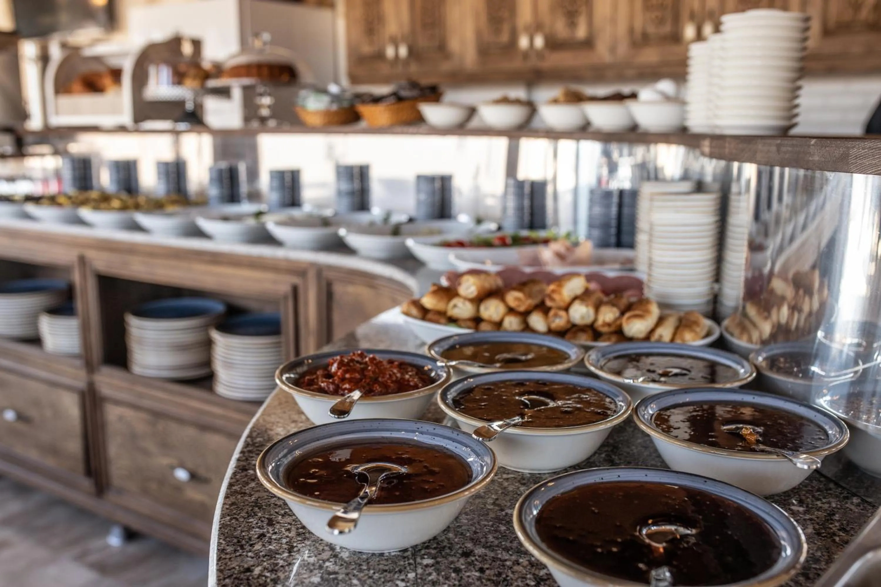 Food and drinks in Ada Cave Suites