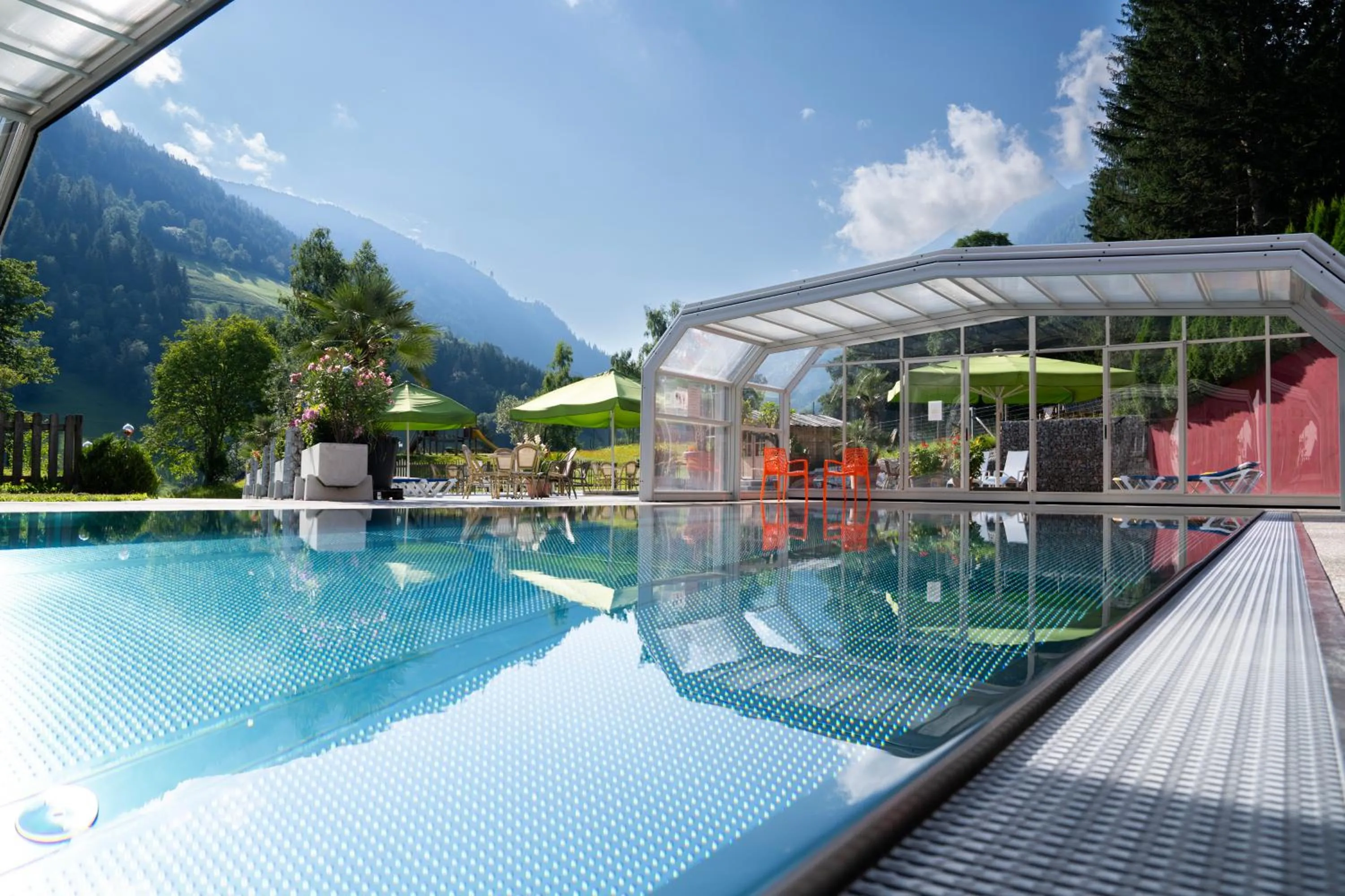 Pool view in Hotel Vitaler Landauerhof