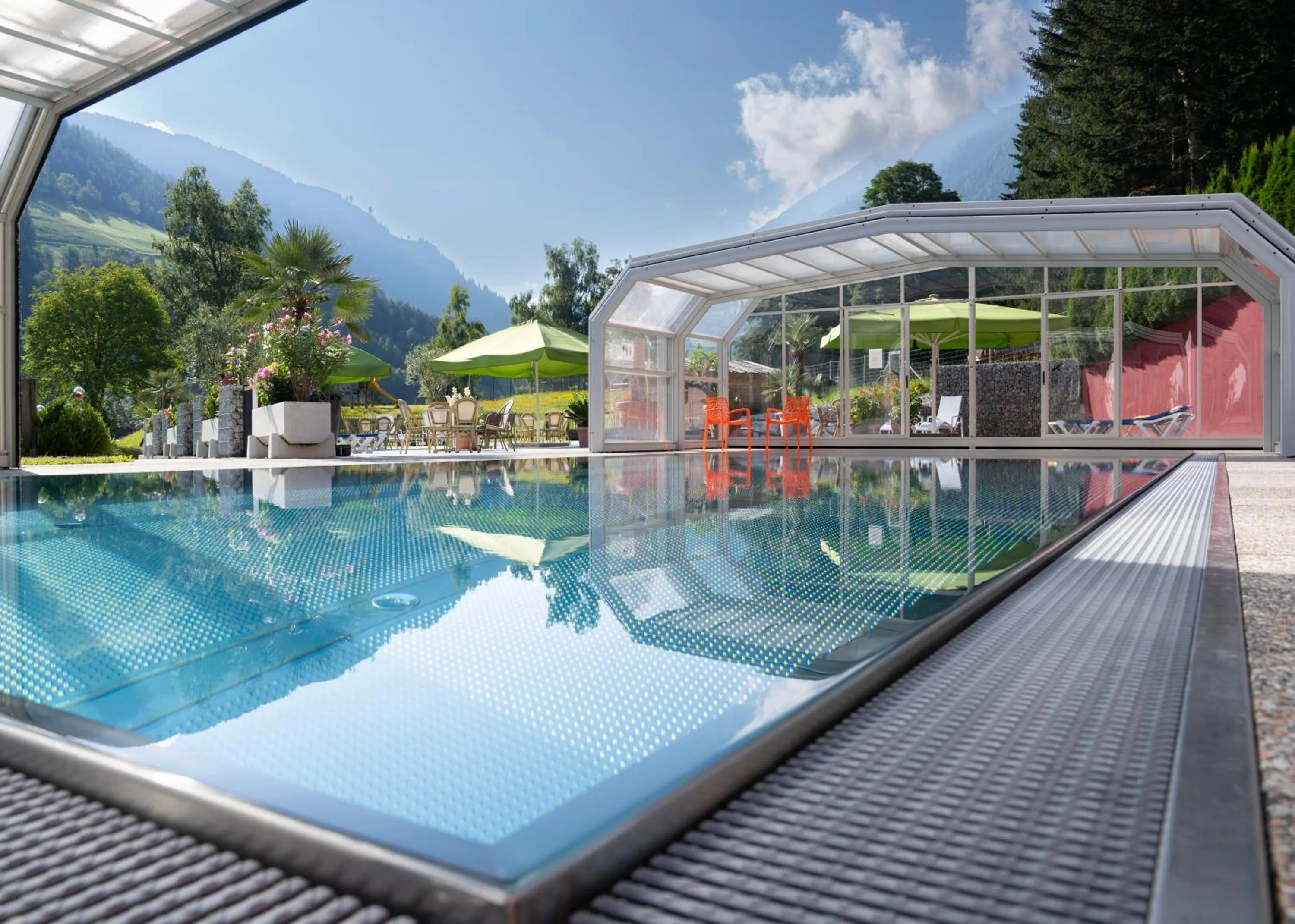 Swimming pool in Hotel Vitaler Landauerhof