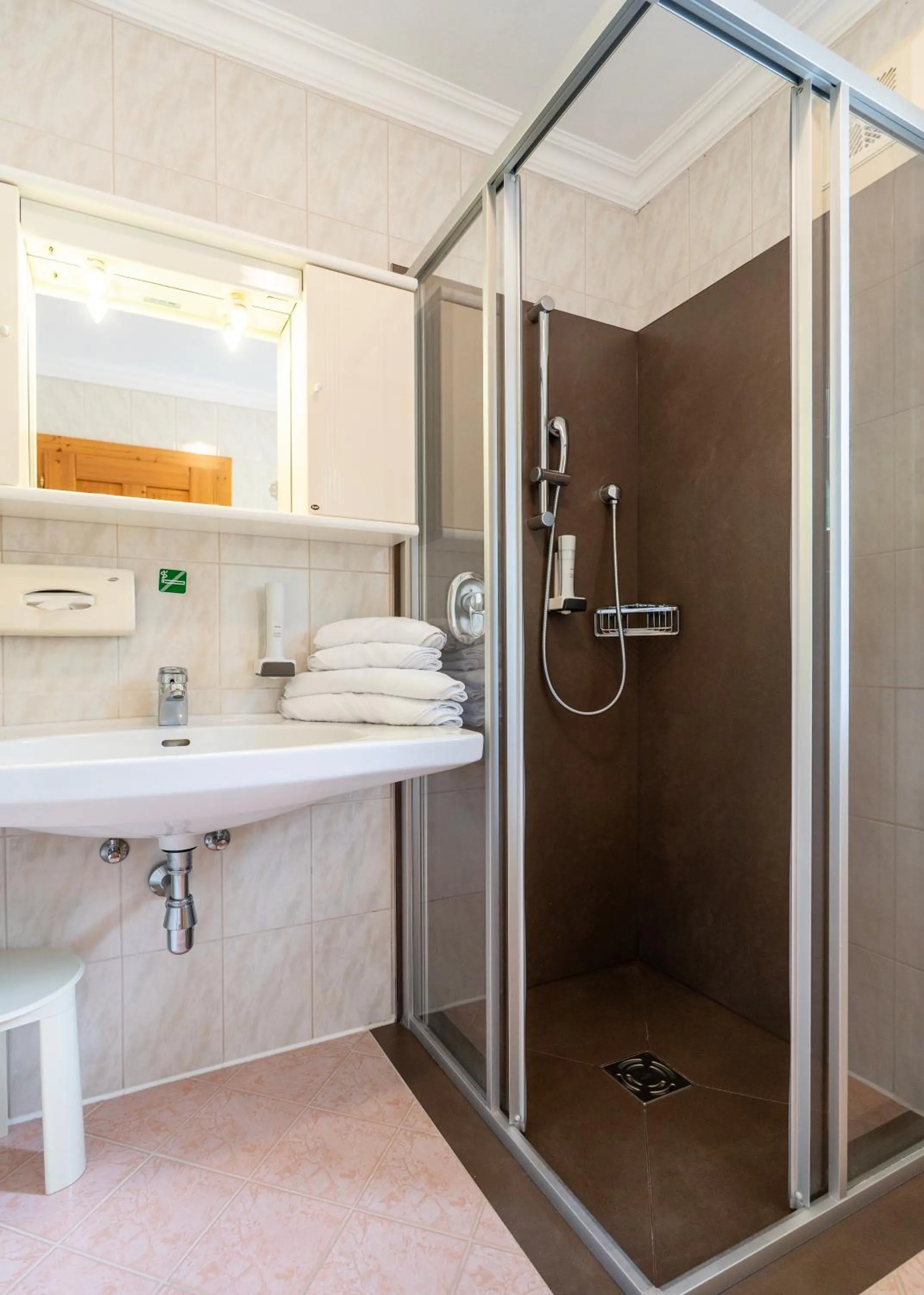 Shower in Hotel Vitaler Landauerhof