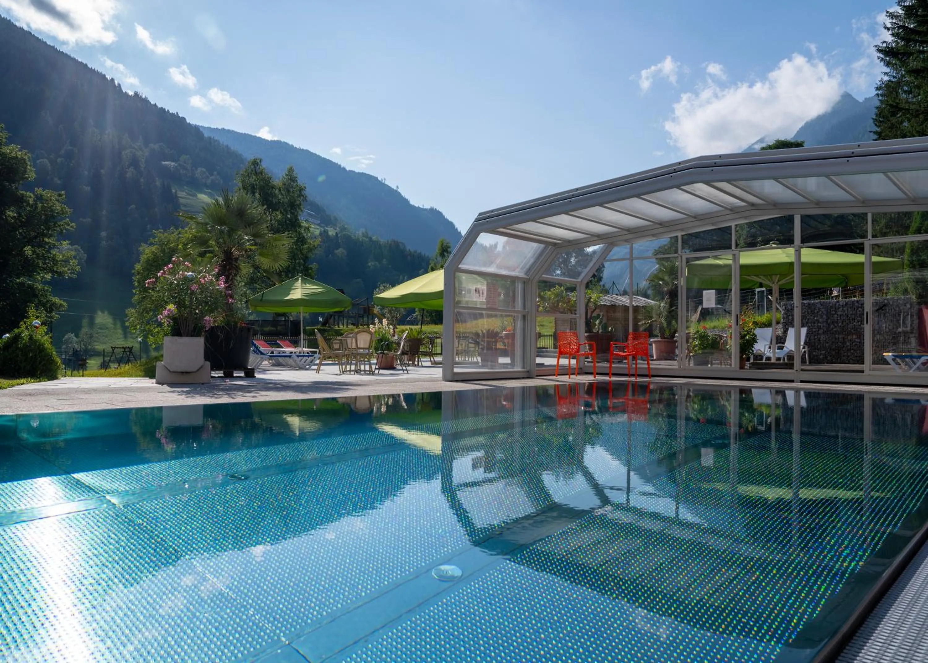 Swimming pool in Hotel Vitaler Landauerhof