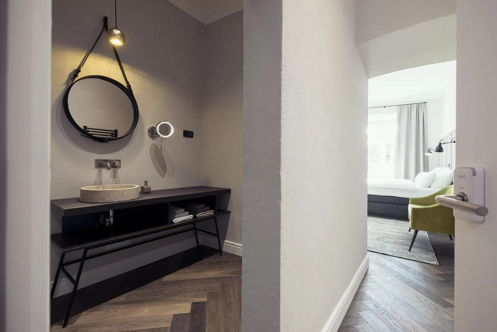 Bathroom, Bed in Kollmann Rooms and Apartments