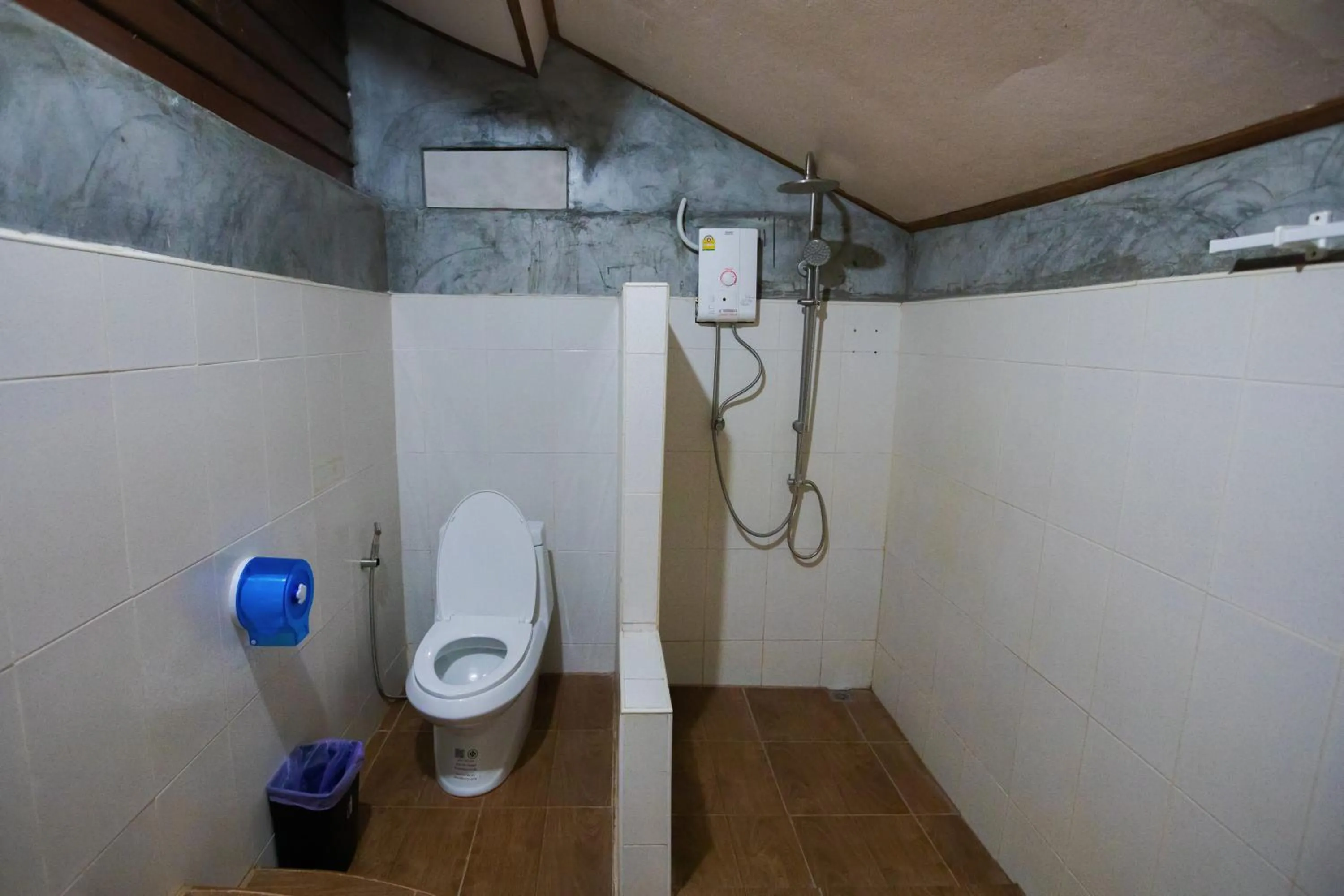 Shower in Chareena Beachside