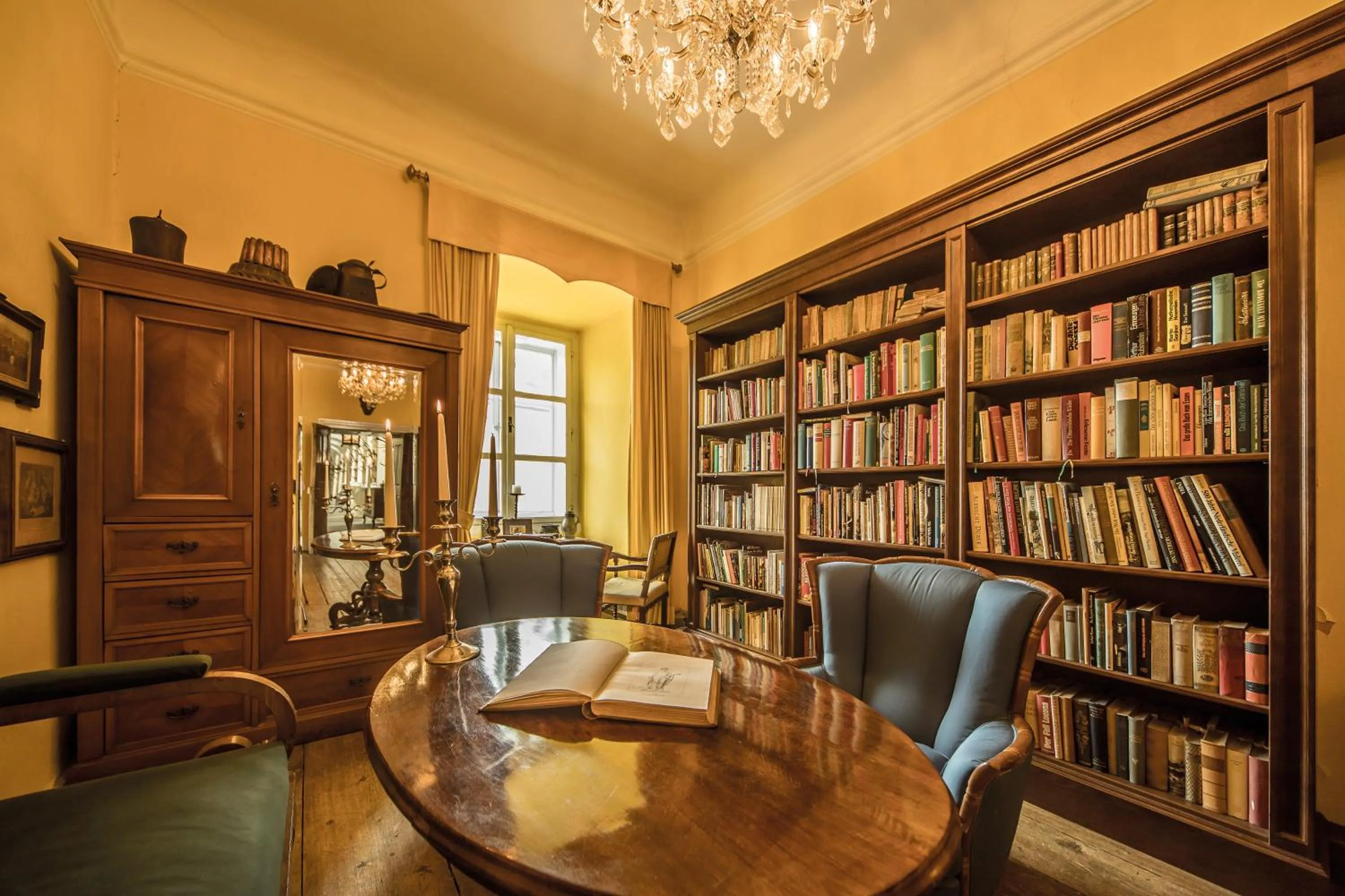 Library in Schlosshotel Mondsee