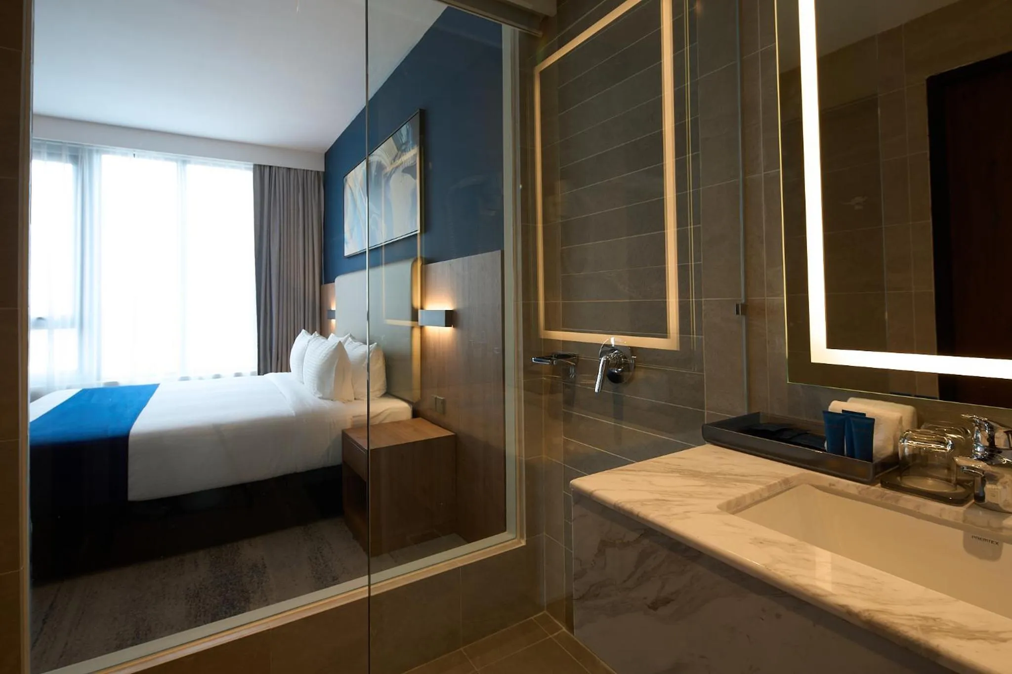 Bathroom, Bed in Opero Hotel Southkey Johor Bahru