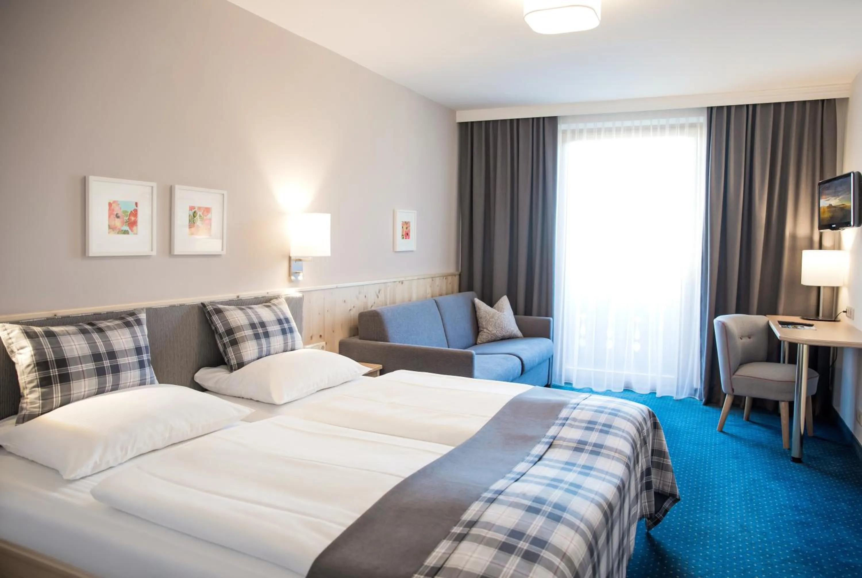 Photo of the whole room, Bed in Hotel Gasthof Zum Kirchenwirt