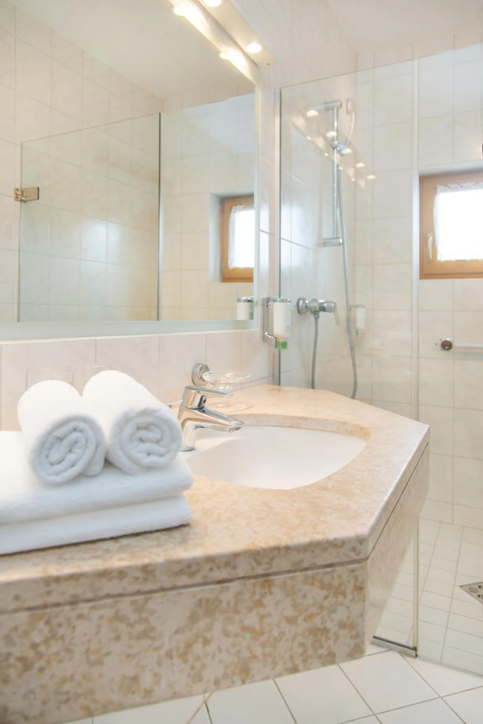 Bathroom in Hotel Gasthof Zum Kirchenwirt