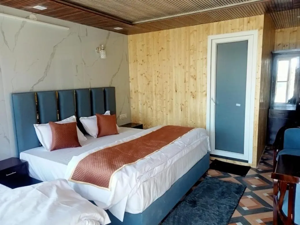 Silver Dew Resorts and Restaurant