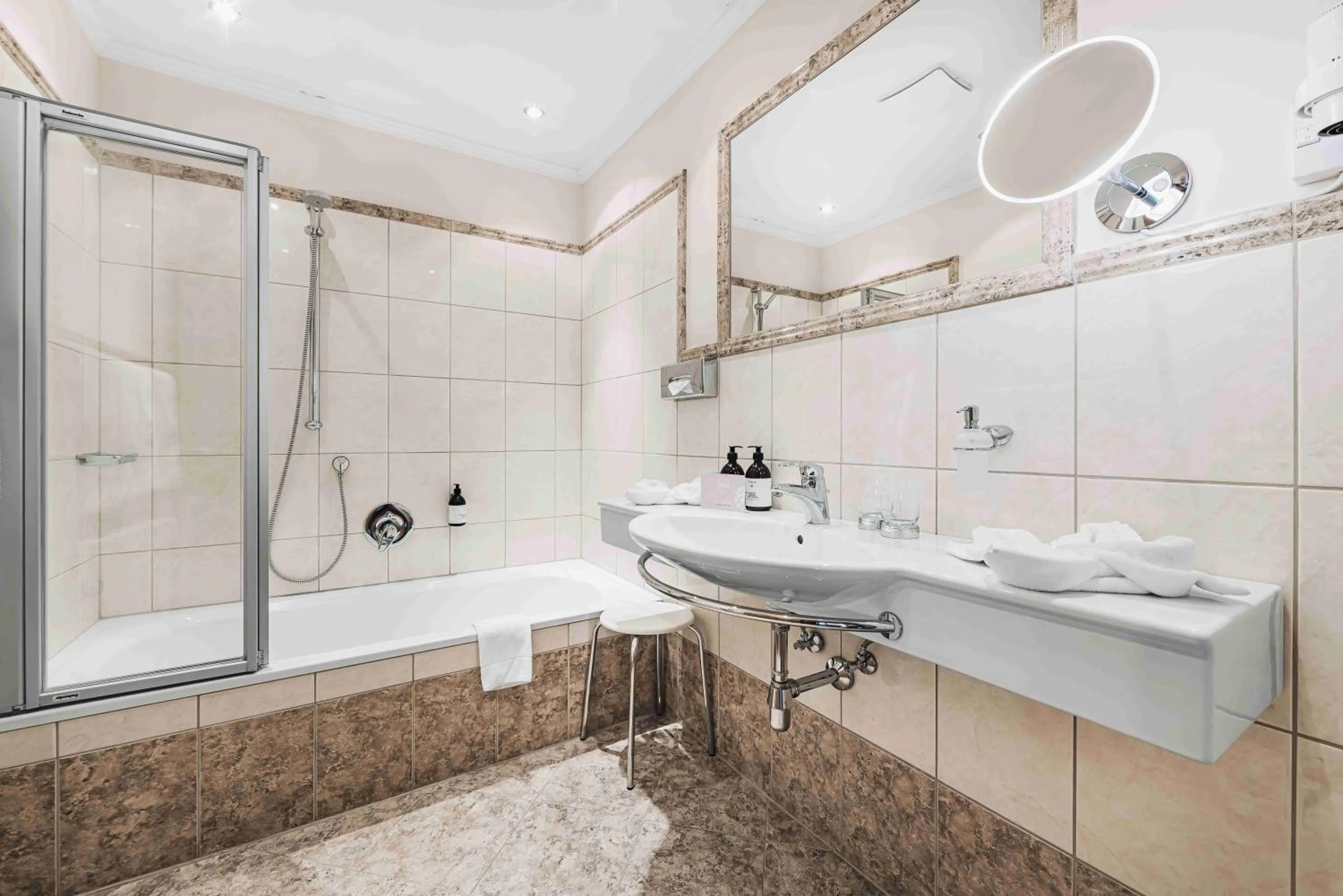 Bathroom in SKI - GOLF - WELLNESS Hotel Riml