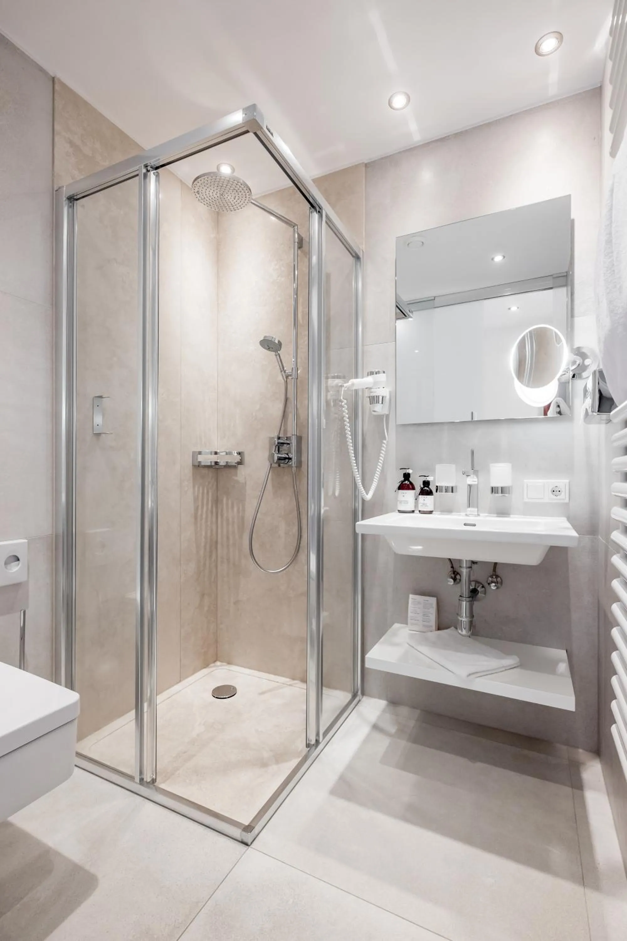 Shower in SKI - GOLF - WELLNESS Hotel Riml