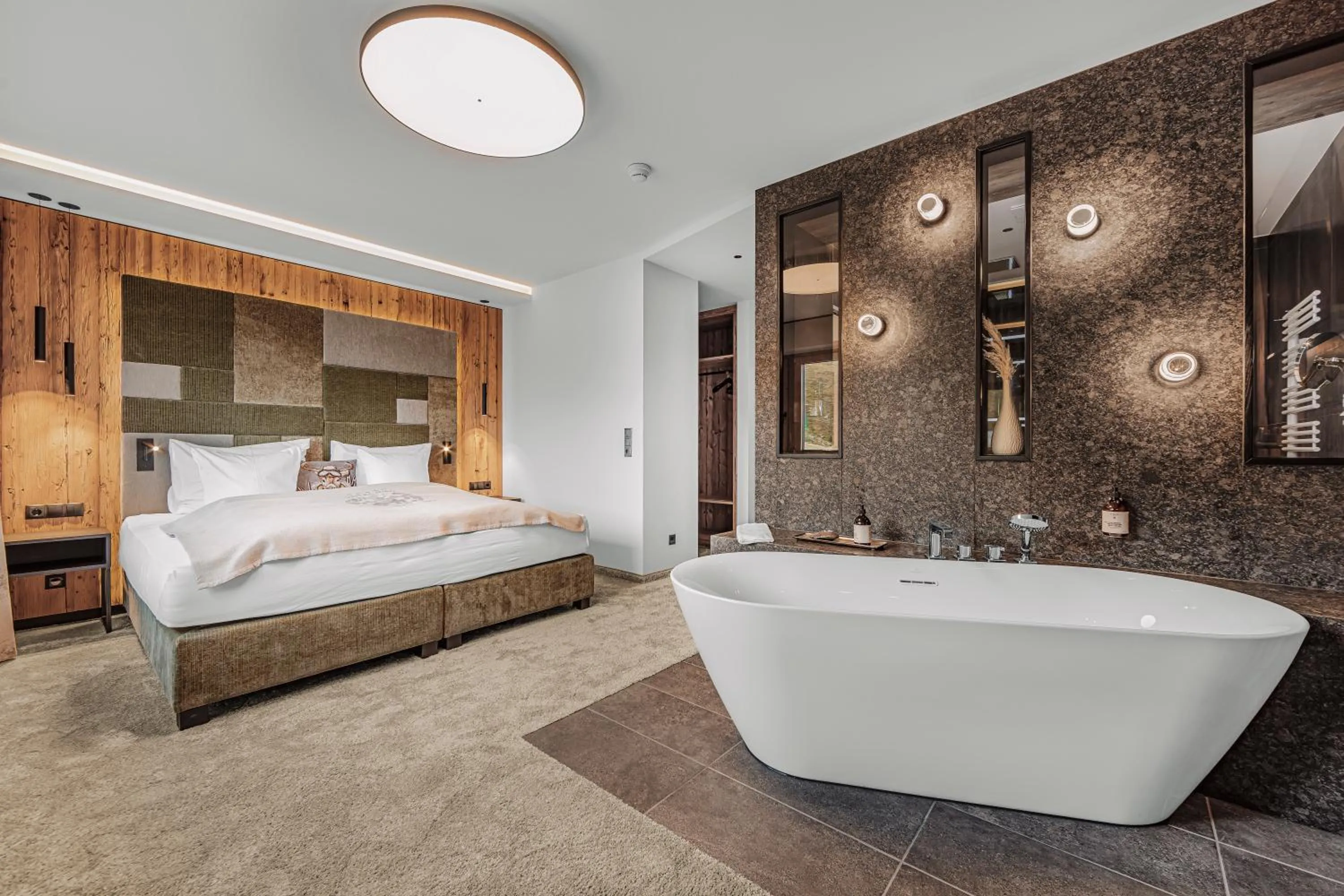 Photo of the whole room, Bed in SKI - GOLF - WELLNESS Hotel Riml