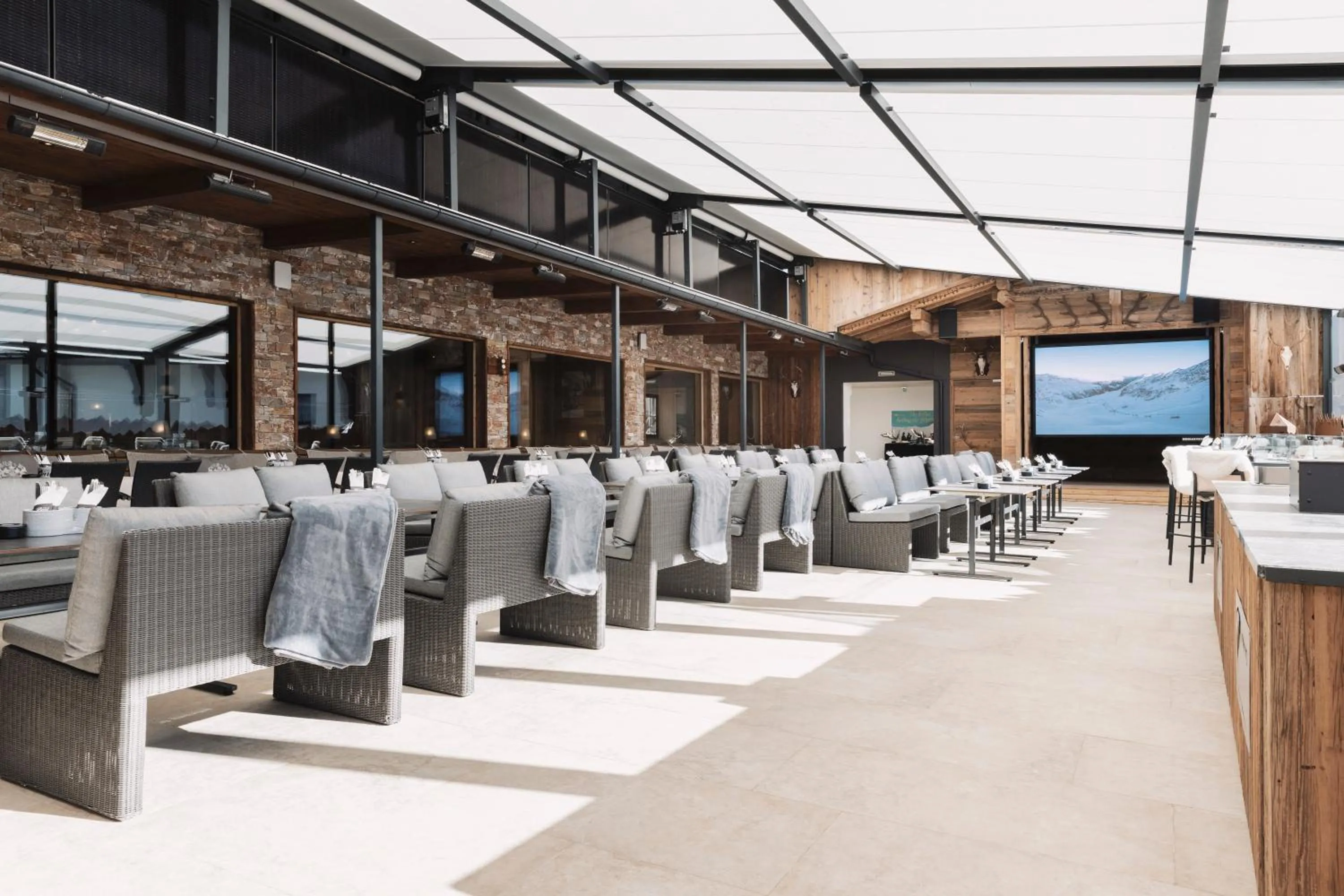 Balcony/Terrace in SKI - GOLF - WELLNESS Hotel Riml