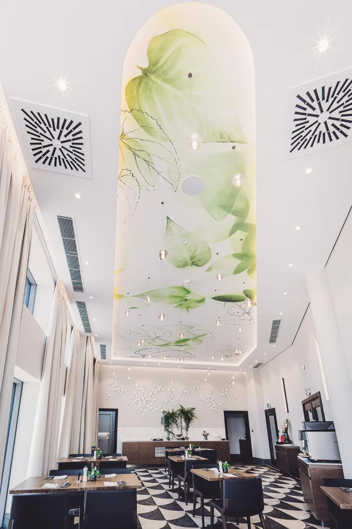 Restaurant/places to eat in Rezydencja Sowa