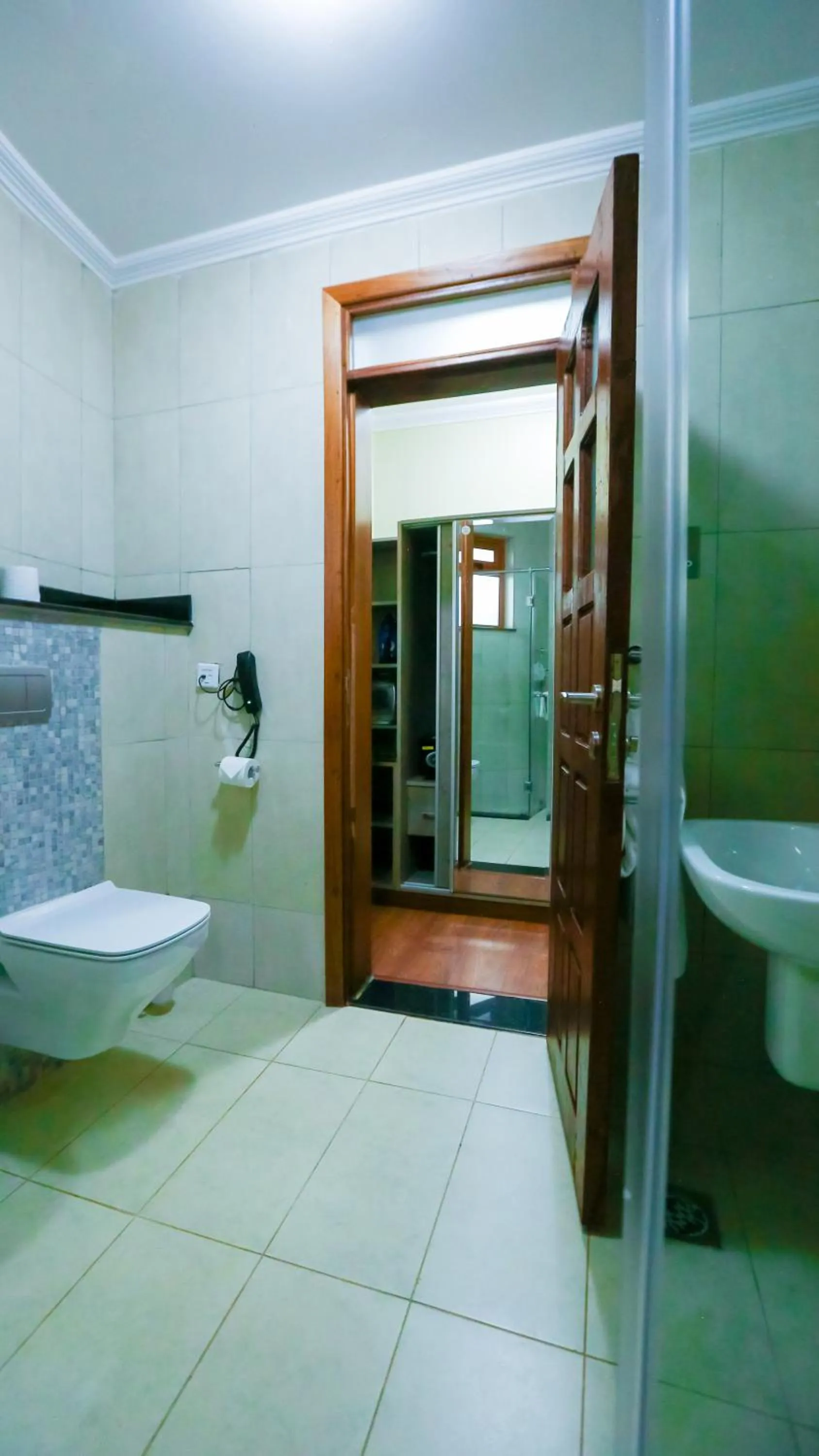 Shower in Aberdare Prestige & Royal Cottages