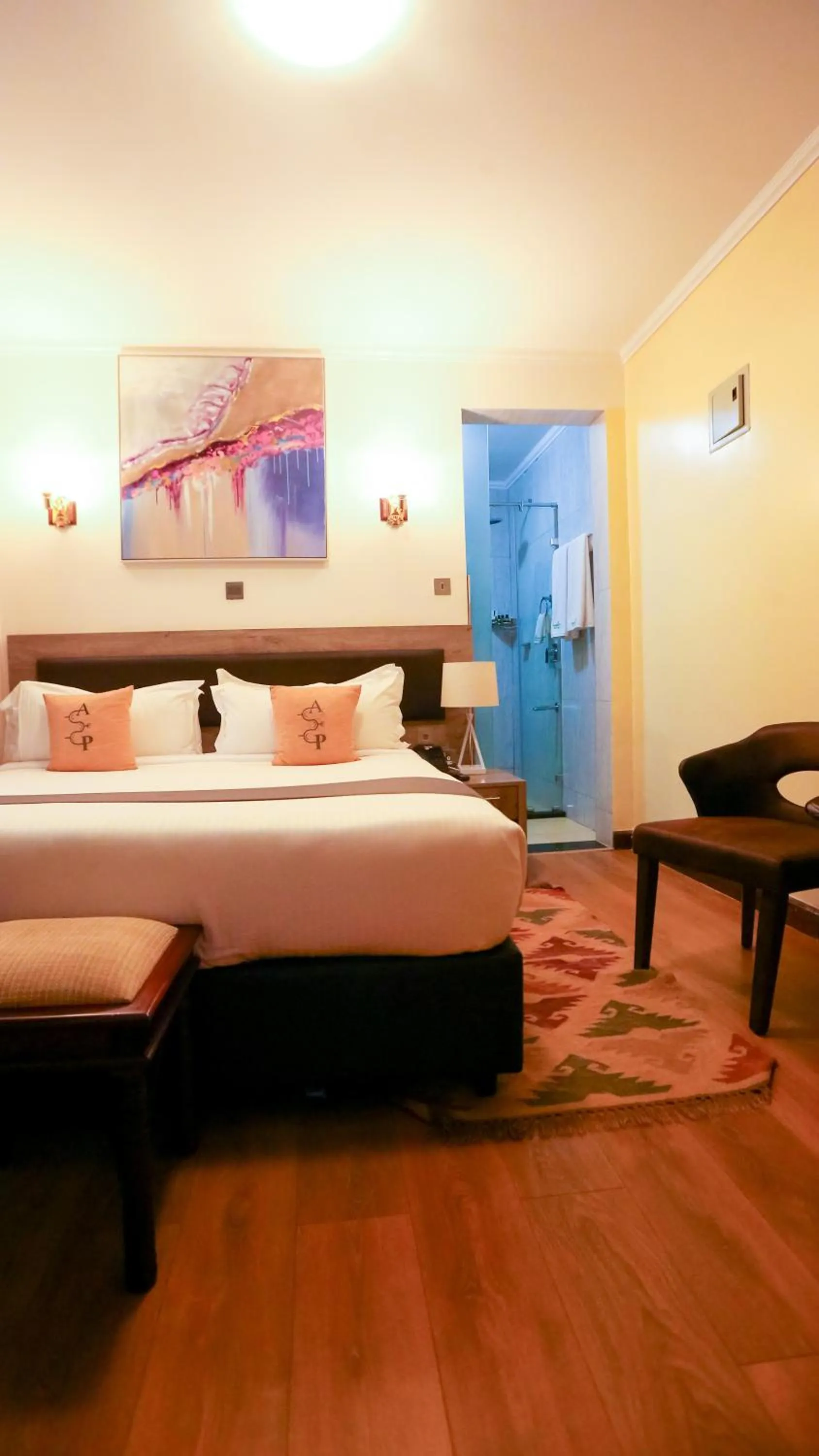 Bed in Aberdare Prestige & Royal Cottages