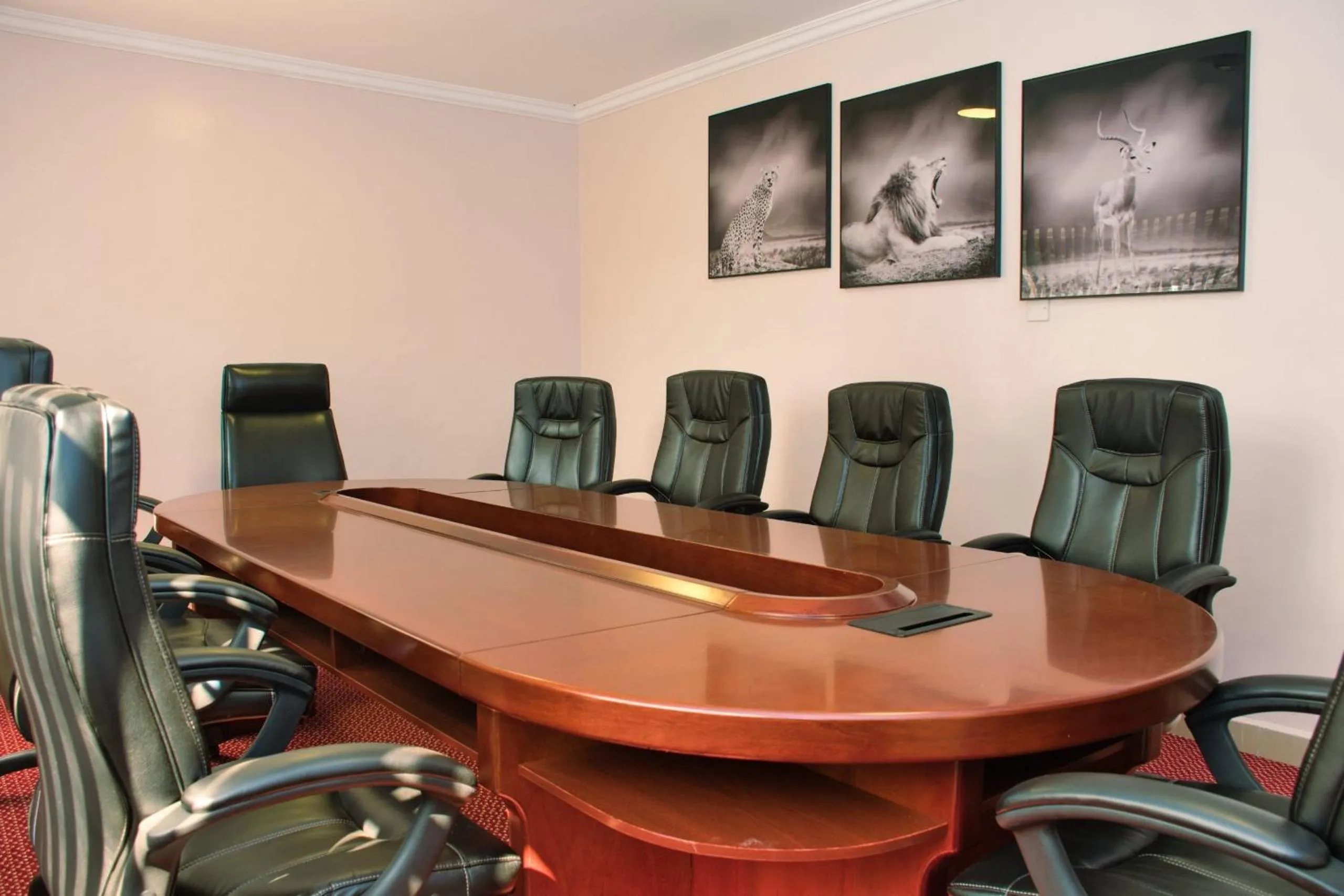 Business facilities in Aberdare Prestige & Royal Cottages