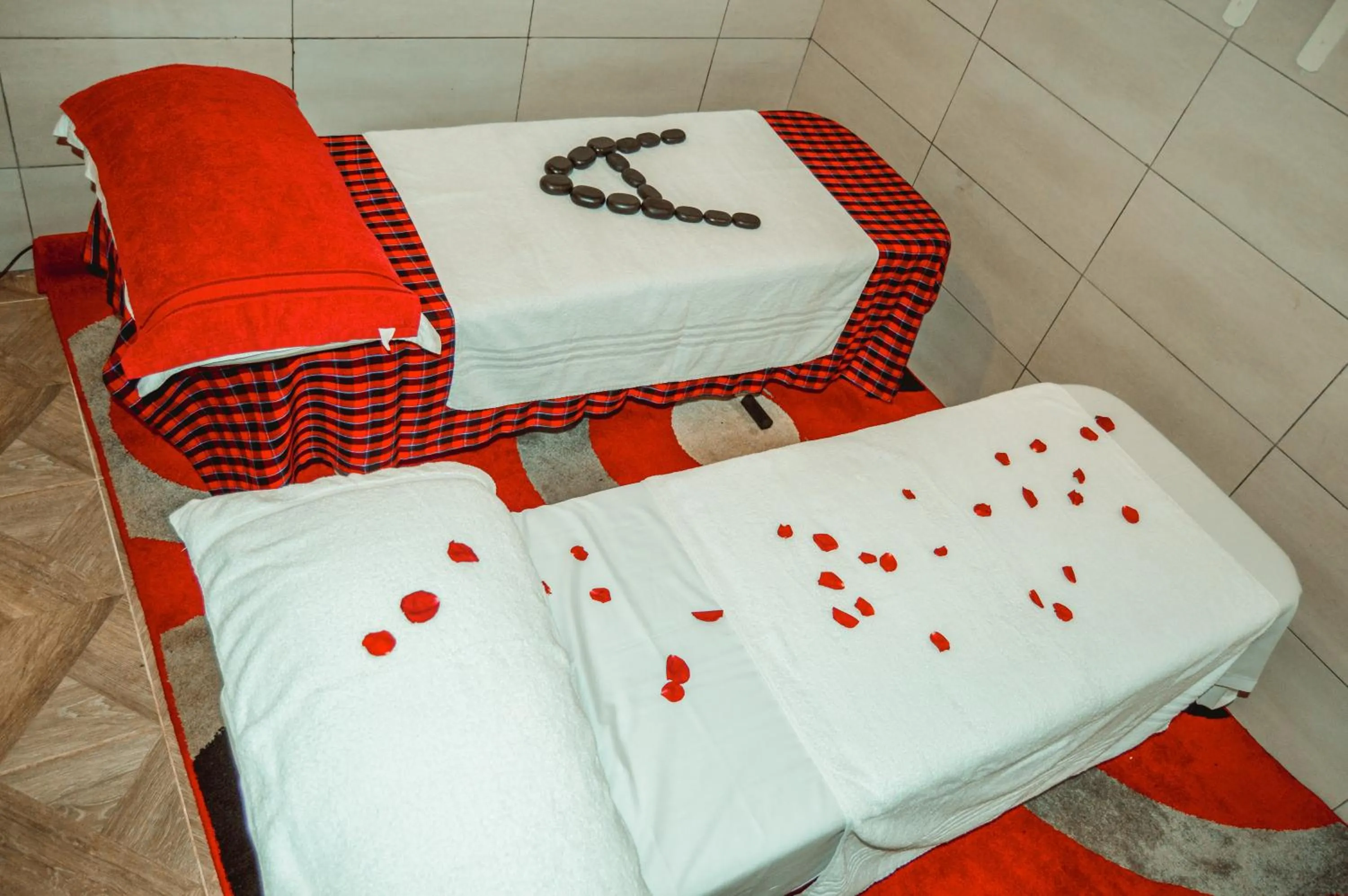 Spa and wellness centre/facilities in Aberdare Prestige & Royal Cottages