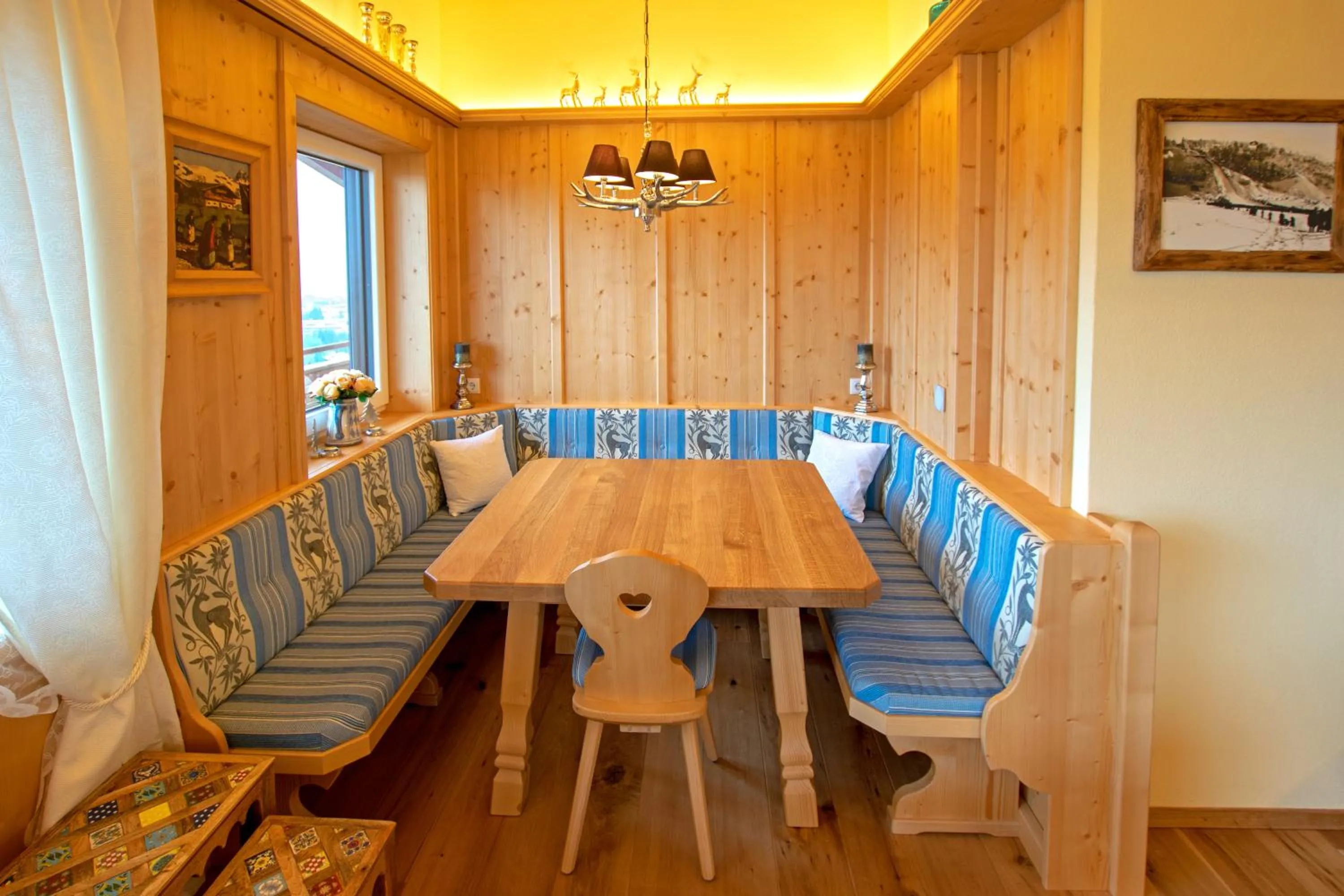 Photo of the whole room in Romantik Aparthotel Sonnleitn