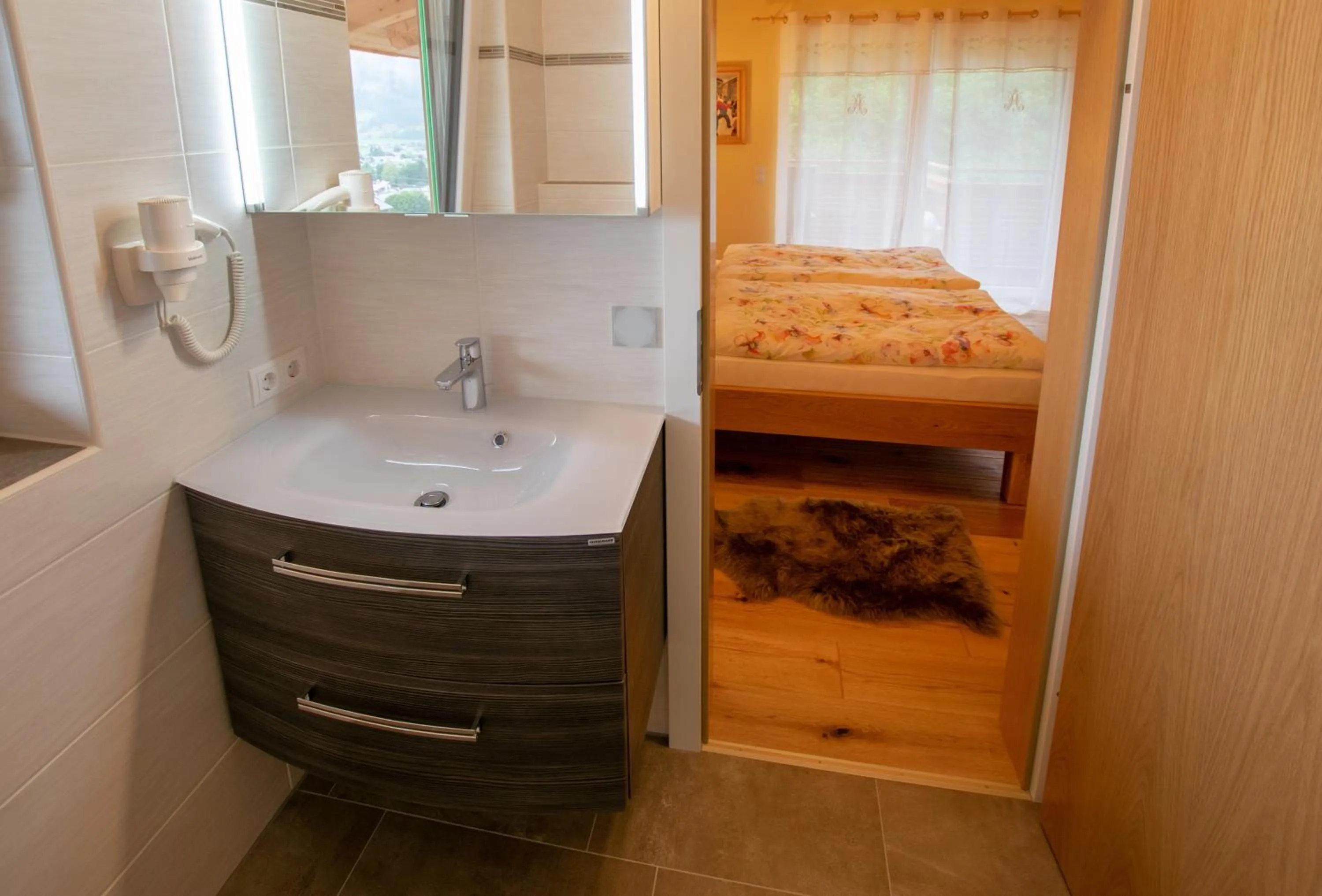 Photo of the whole room, Bed in Romantik Aparthotel Sonnleitn