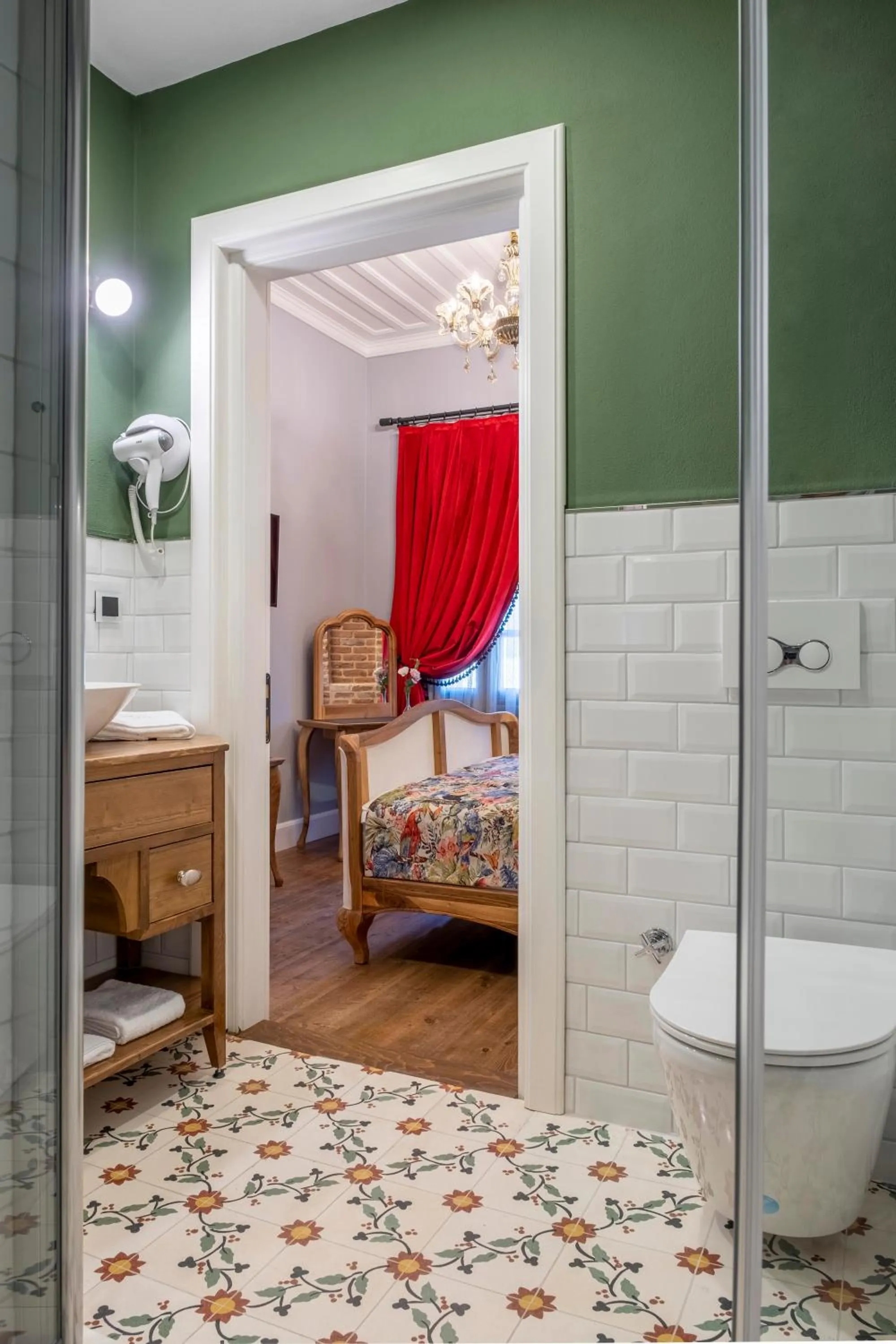 Bathroom, Bed in Hotel Lykia Old Town Antalya