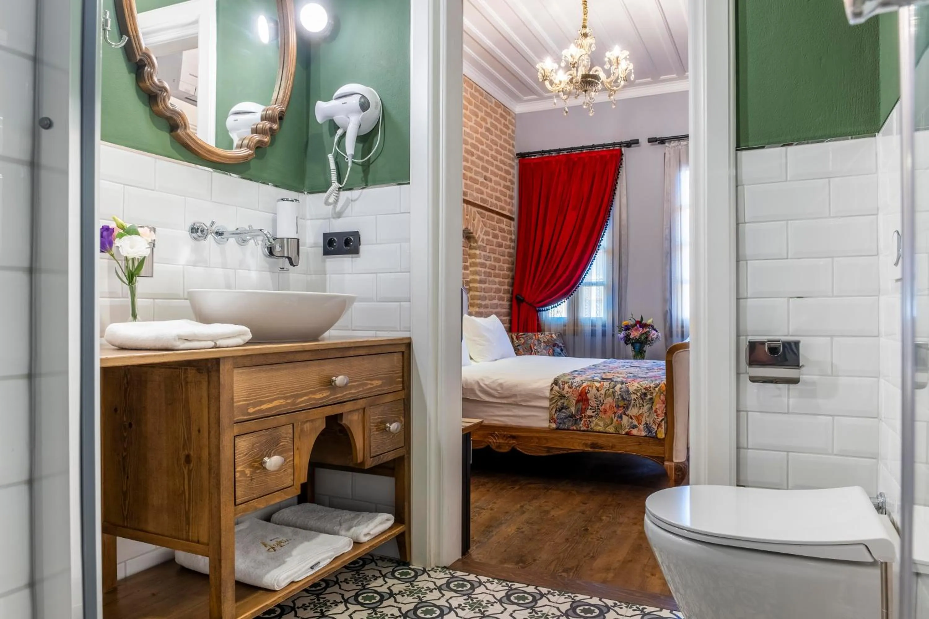 Bathroom, Bed in Hotel Lykia Old Town Antalya