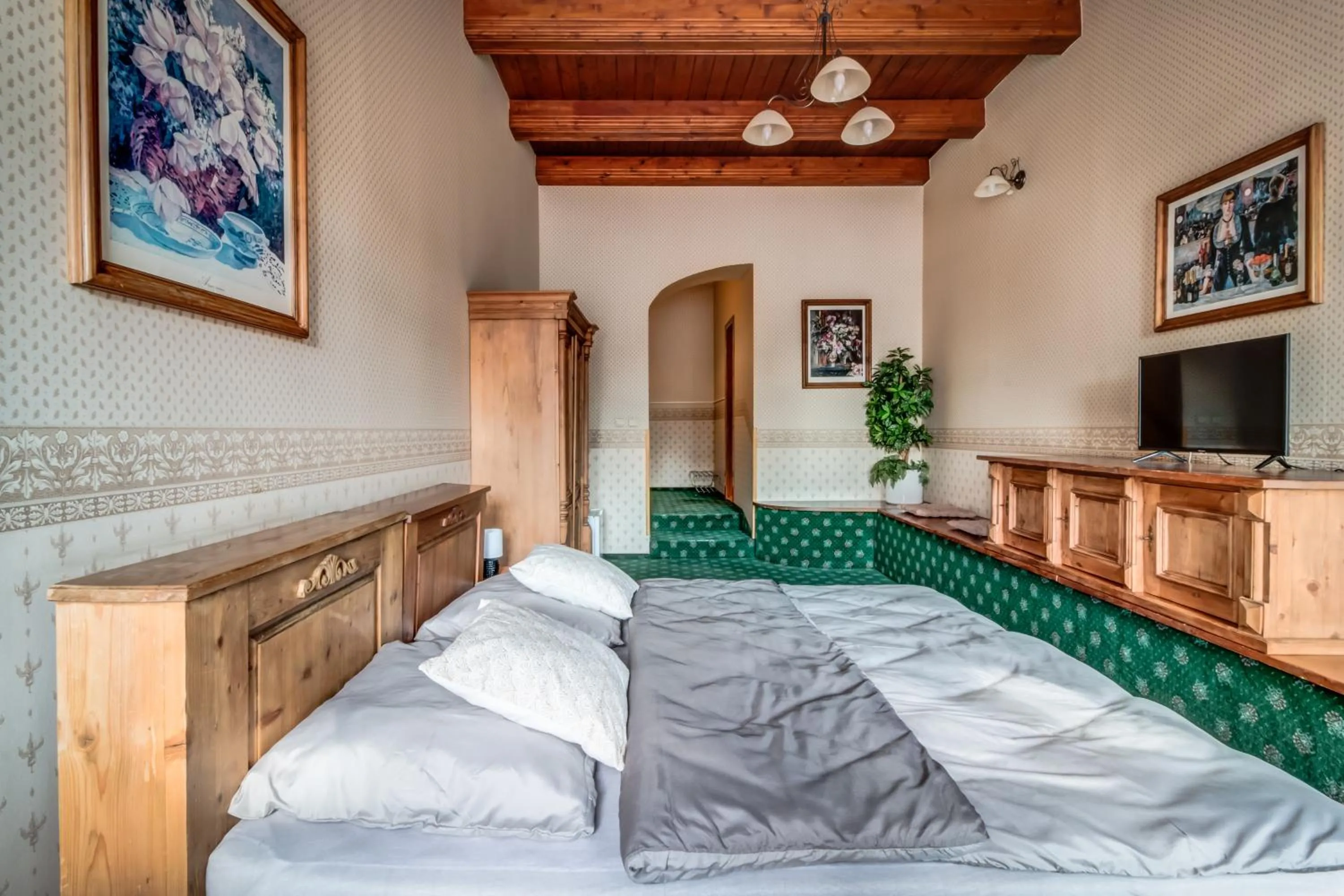 Photo of the whole room in Hotel Maxim