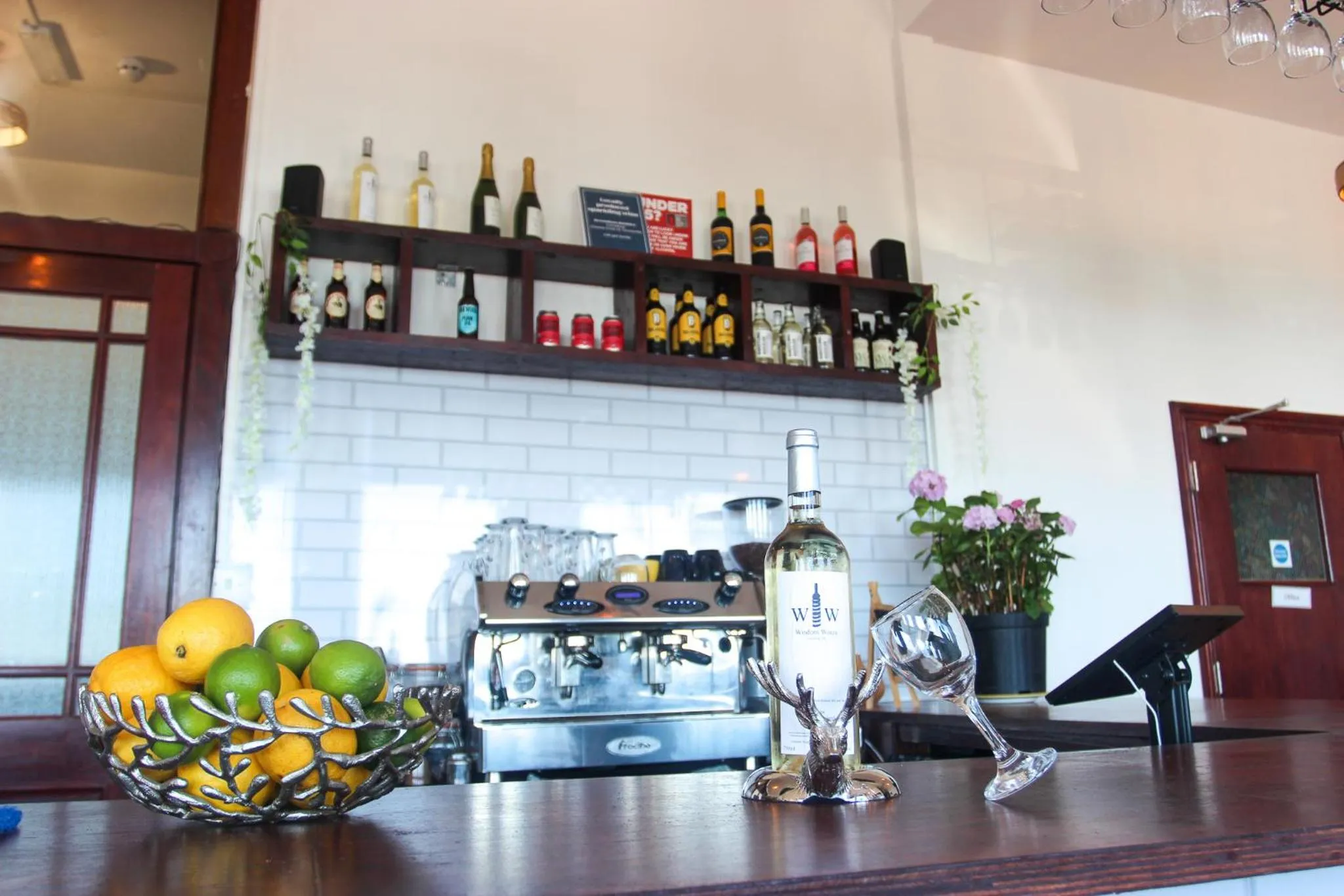 Restaurant/places to eat in The Bank Hotel & Bistro