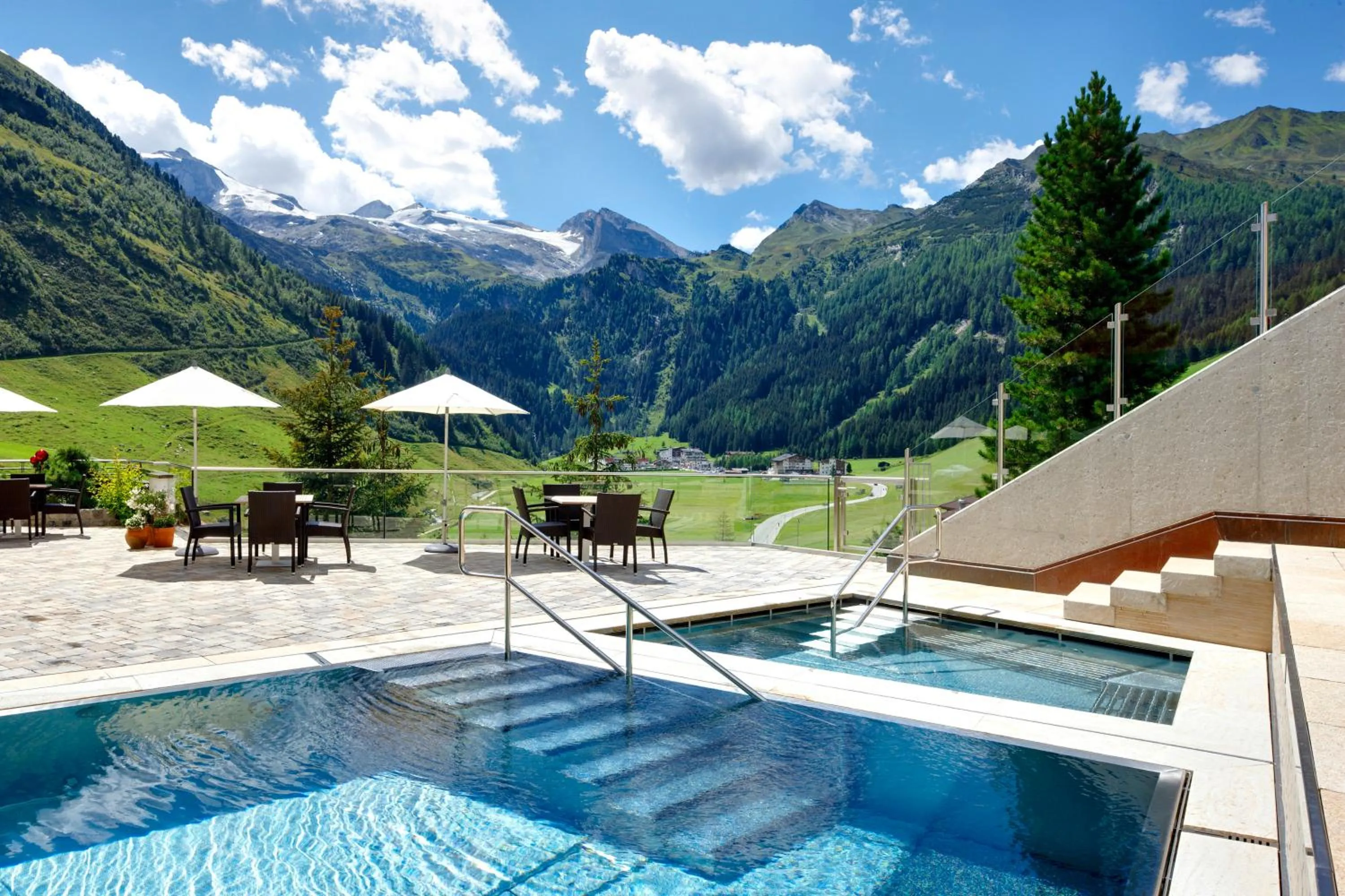 Swimming pool in Hotel Berghof Crystal Spa & Sports