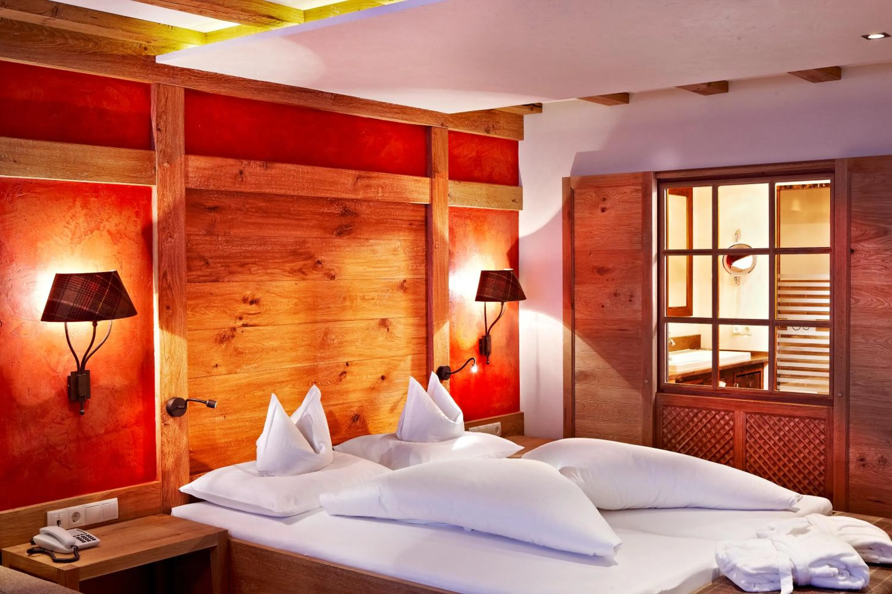 Bed in Hotel Berghof Crystal Spa & Sports