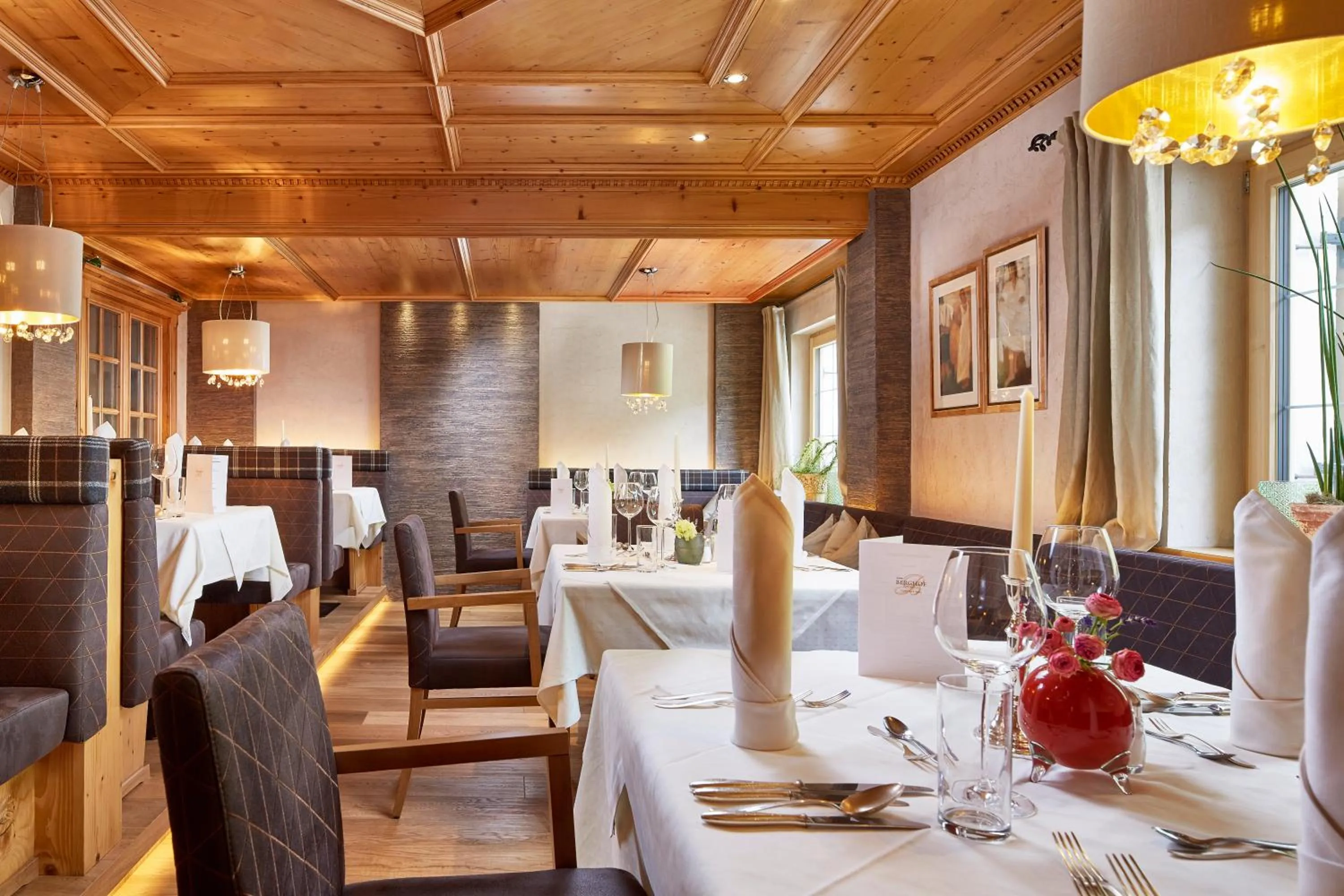 Restaurant/places to eat in Hotel Berghof Crystal Spa & Sports