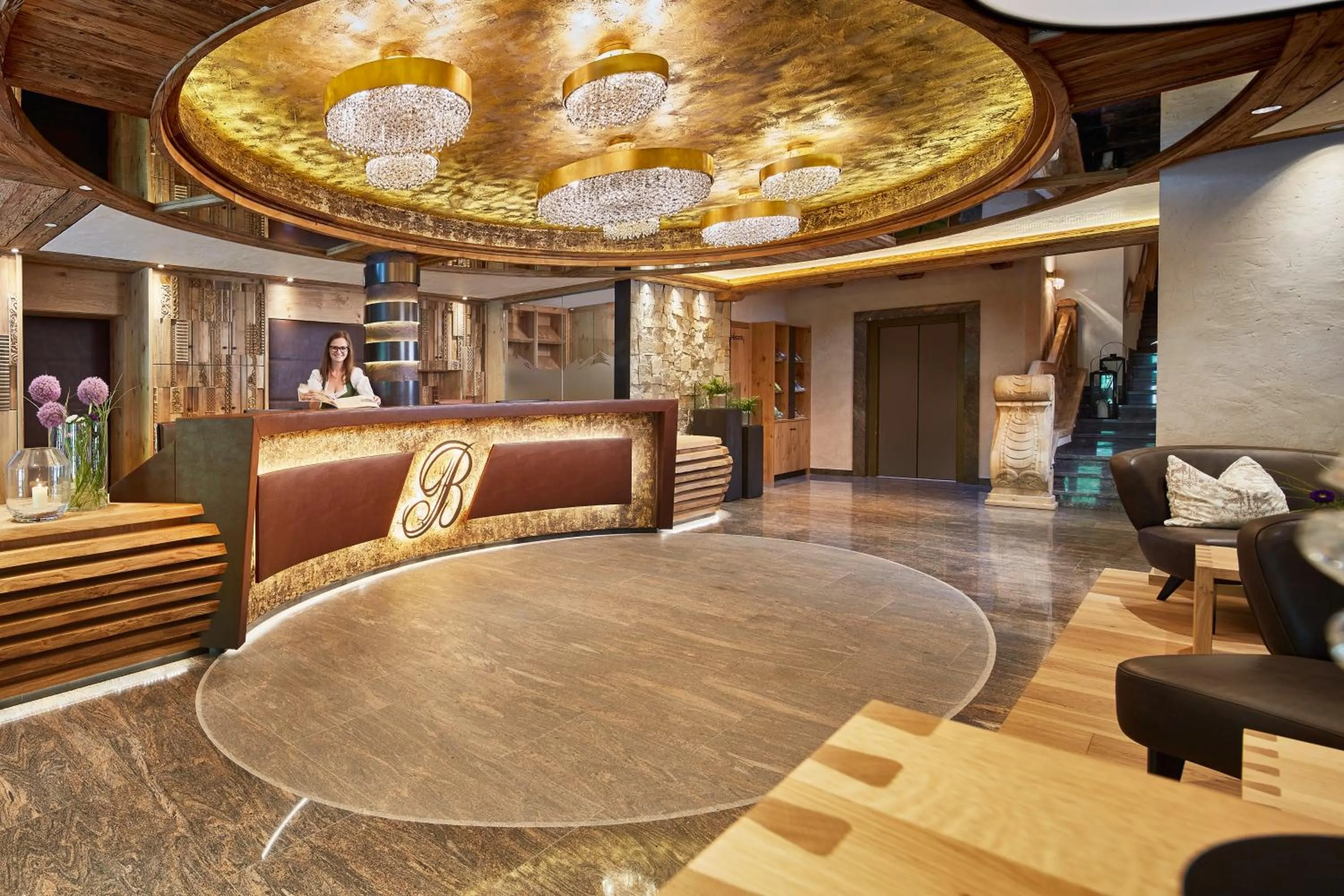 Lobby or reception in Hotel Berghof Crystal Spa & Sports