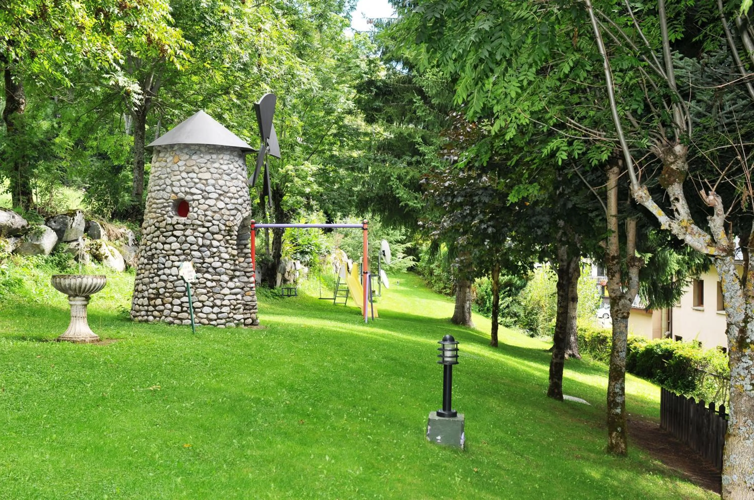 Garden in Hotel Petit Lacreu