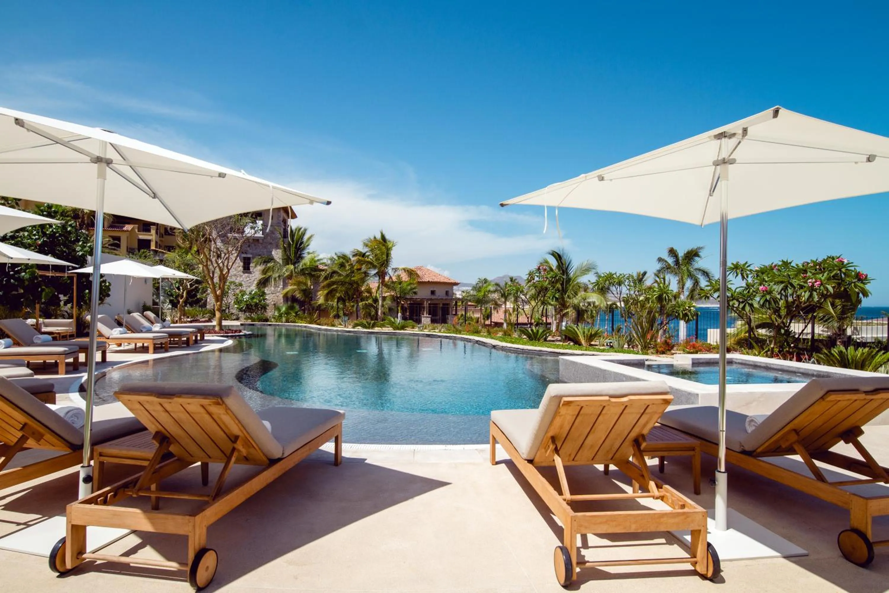 Swimming pool in 1 Homes Preview Cabo