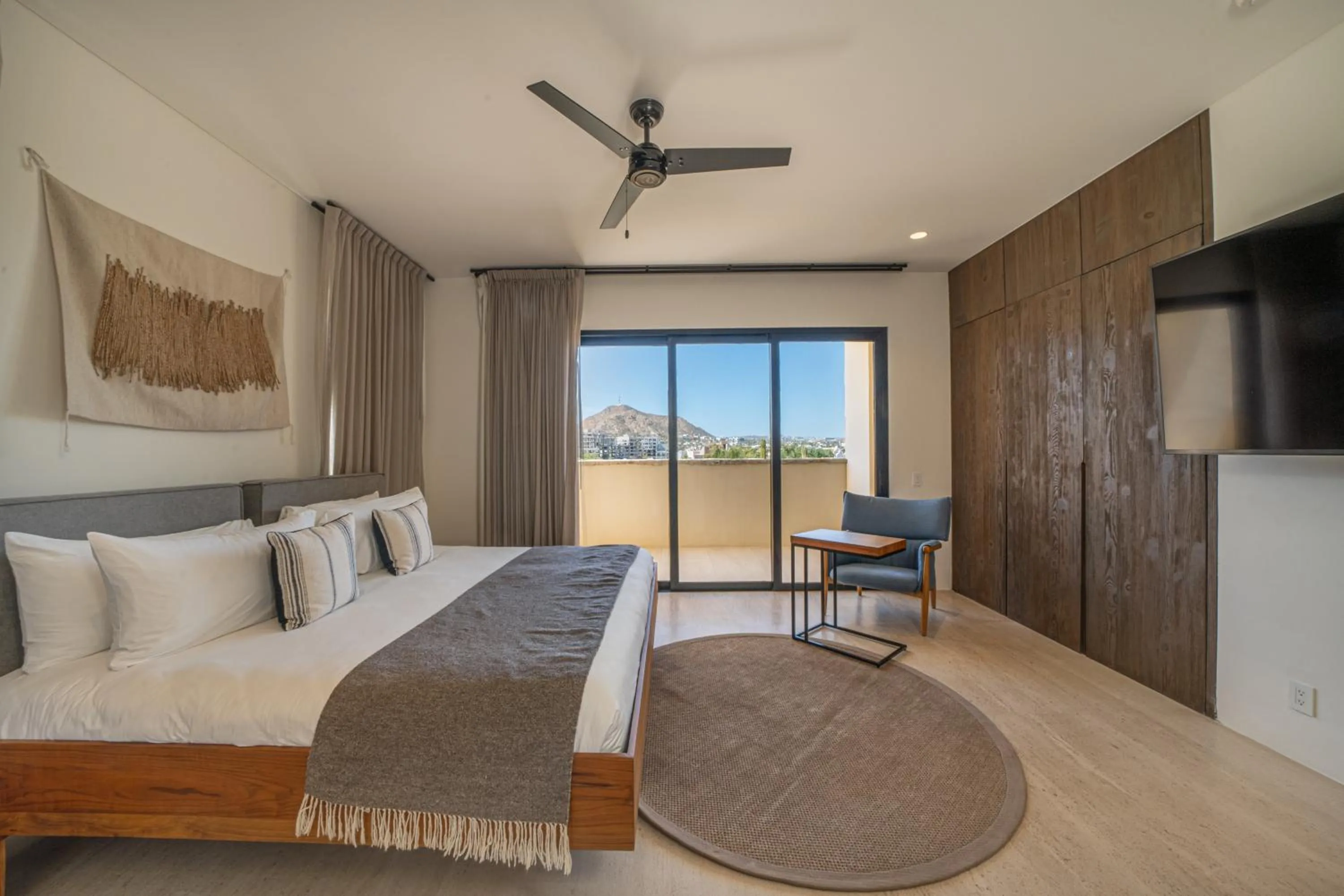 Photo of the whole room, Bed in 1 Homes Preview Cabo