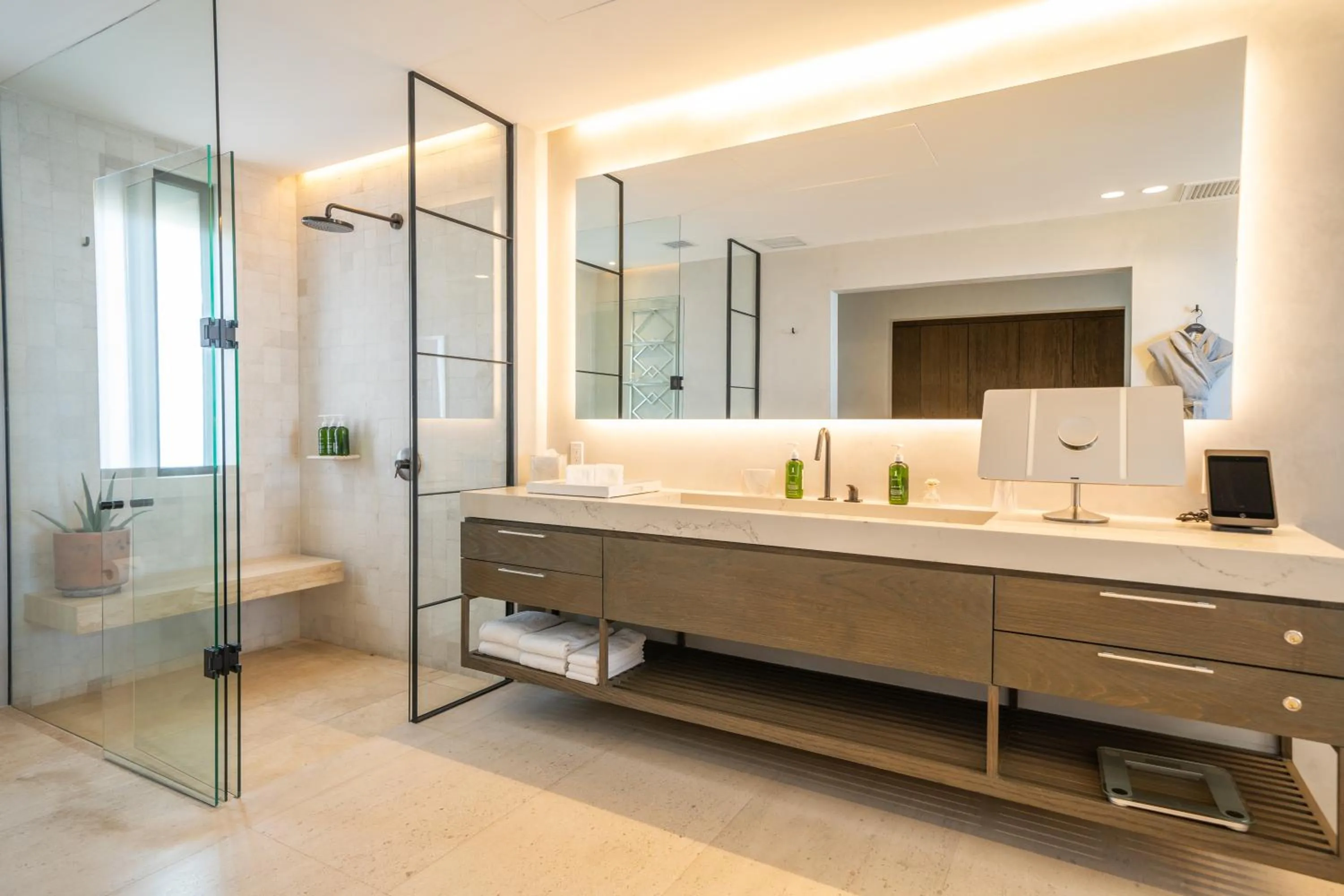 towels in 1 Homes Preview Cabo