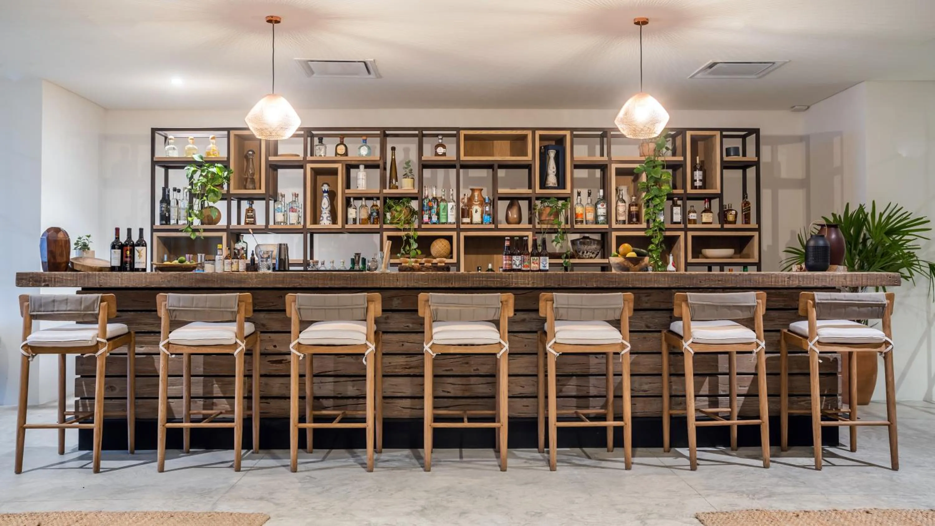 Lounge or bar in 1 Homes Preview Cabo