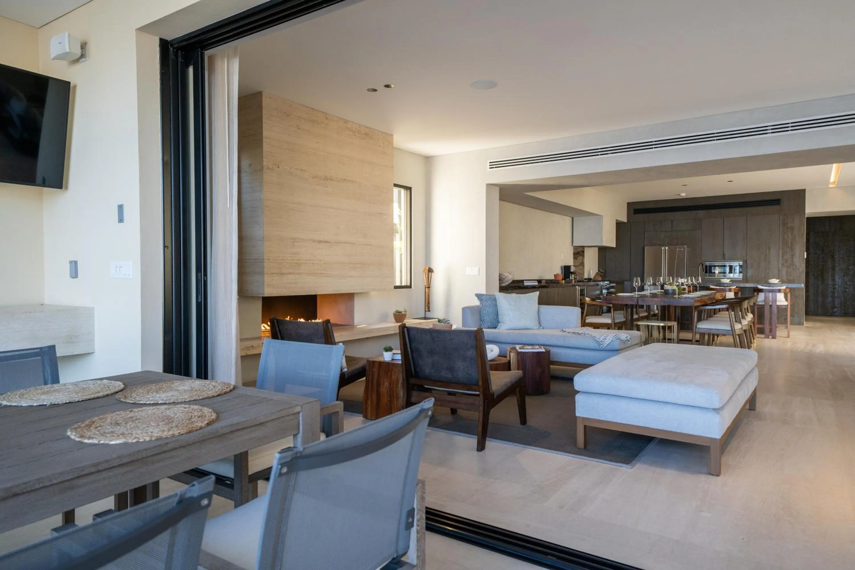 TV and multimedia in 1 Homes Preview Cabo